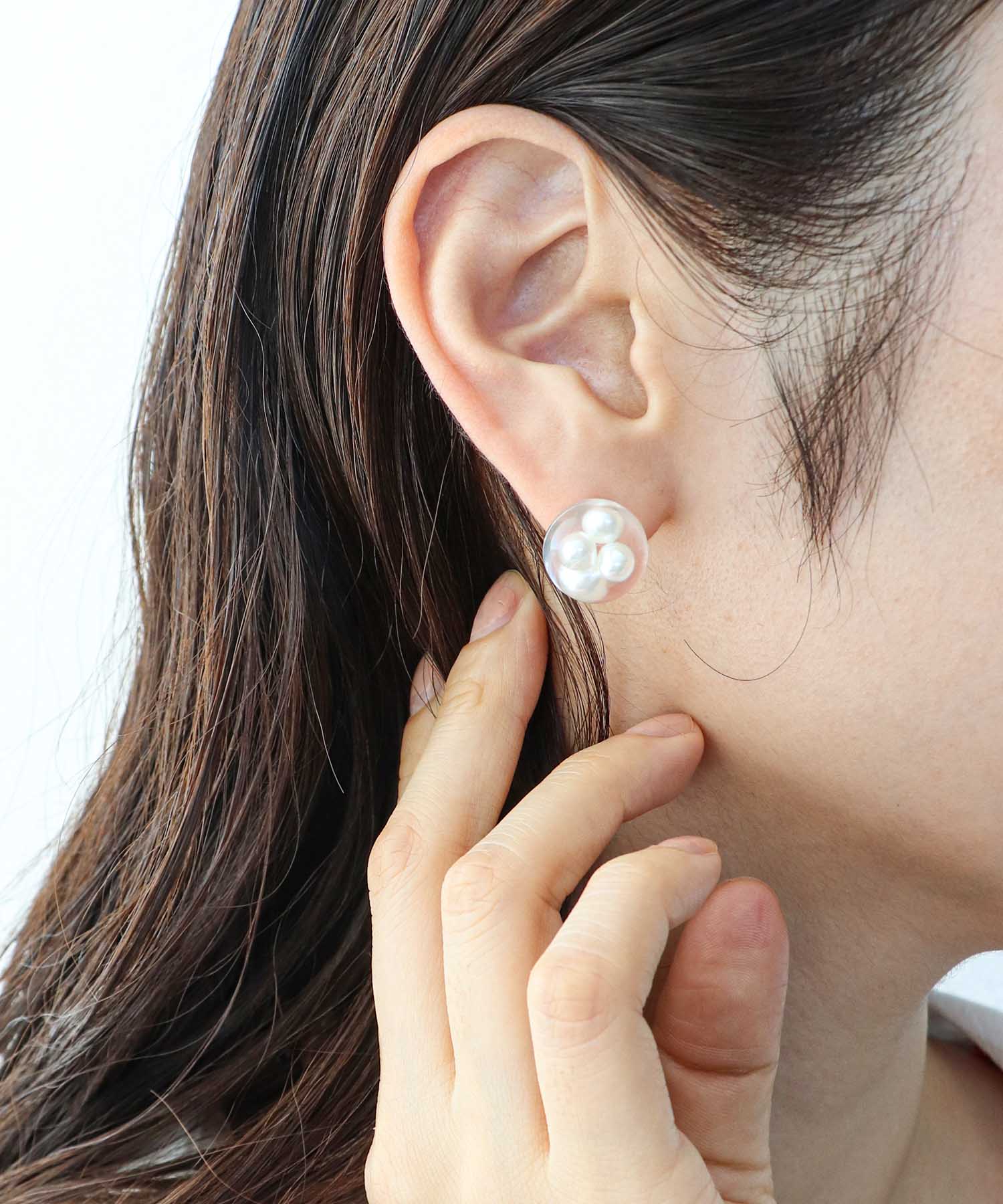 クリア球体封入ピアス