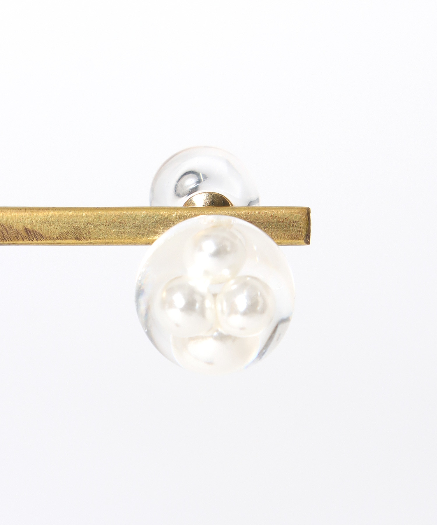 クリア球体封入ピアス