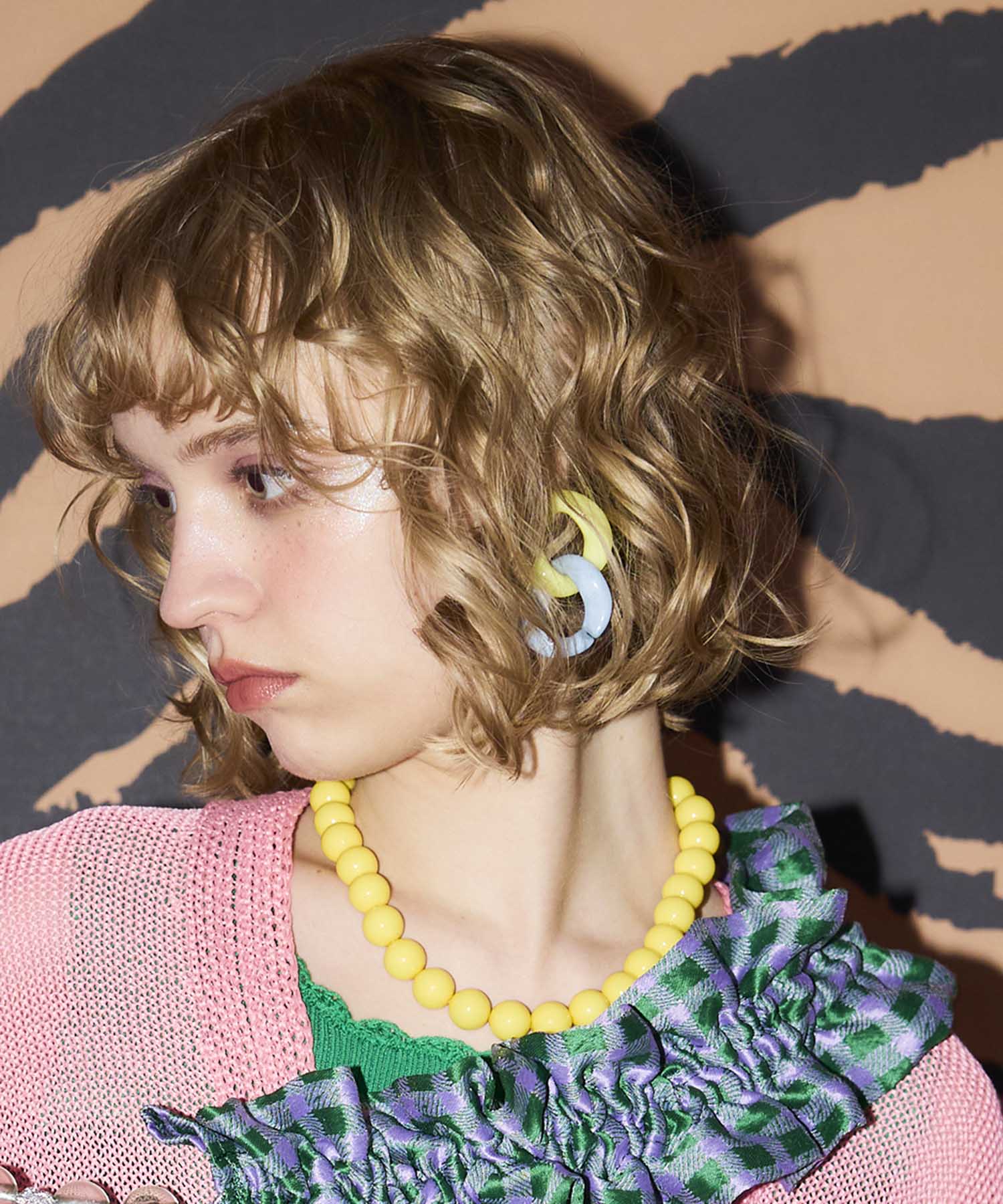 カラフルアクリルパーツピアス