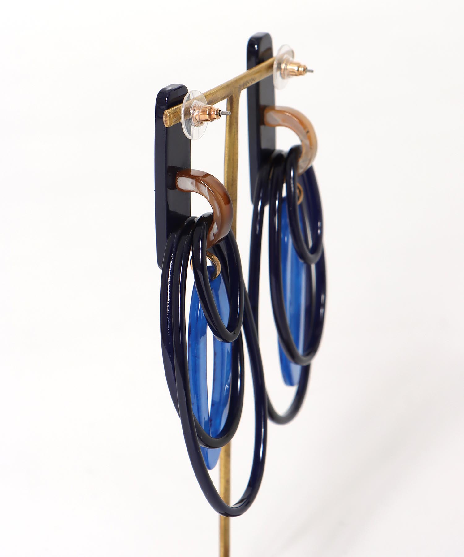 アクリルサークルピアス