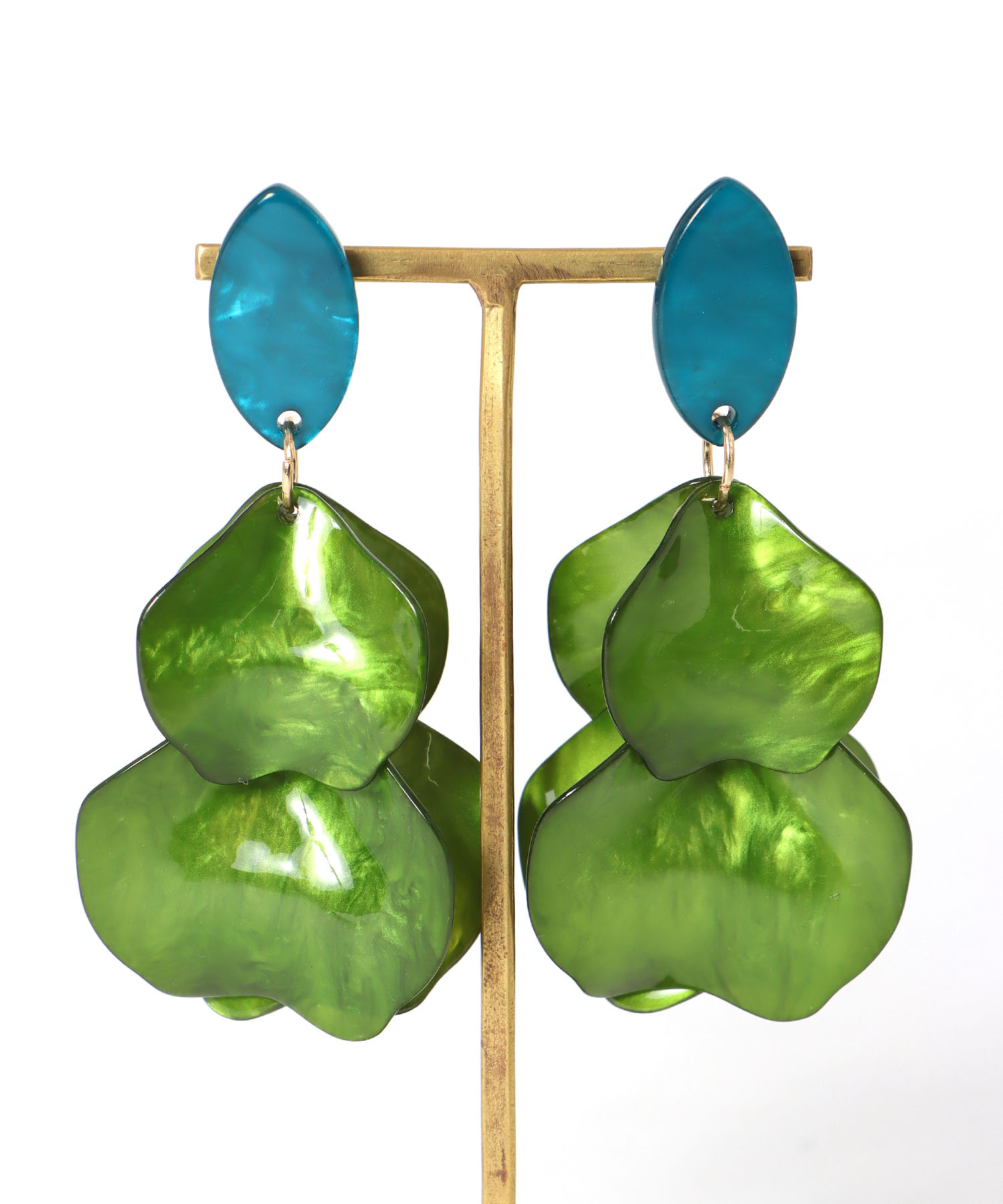 アクリルリーフピアス