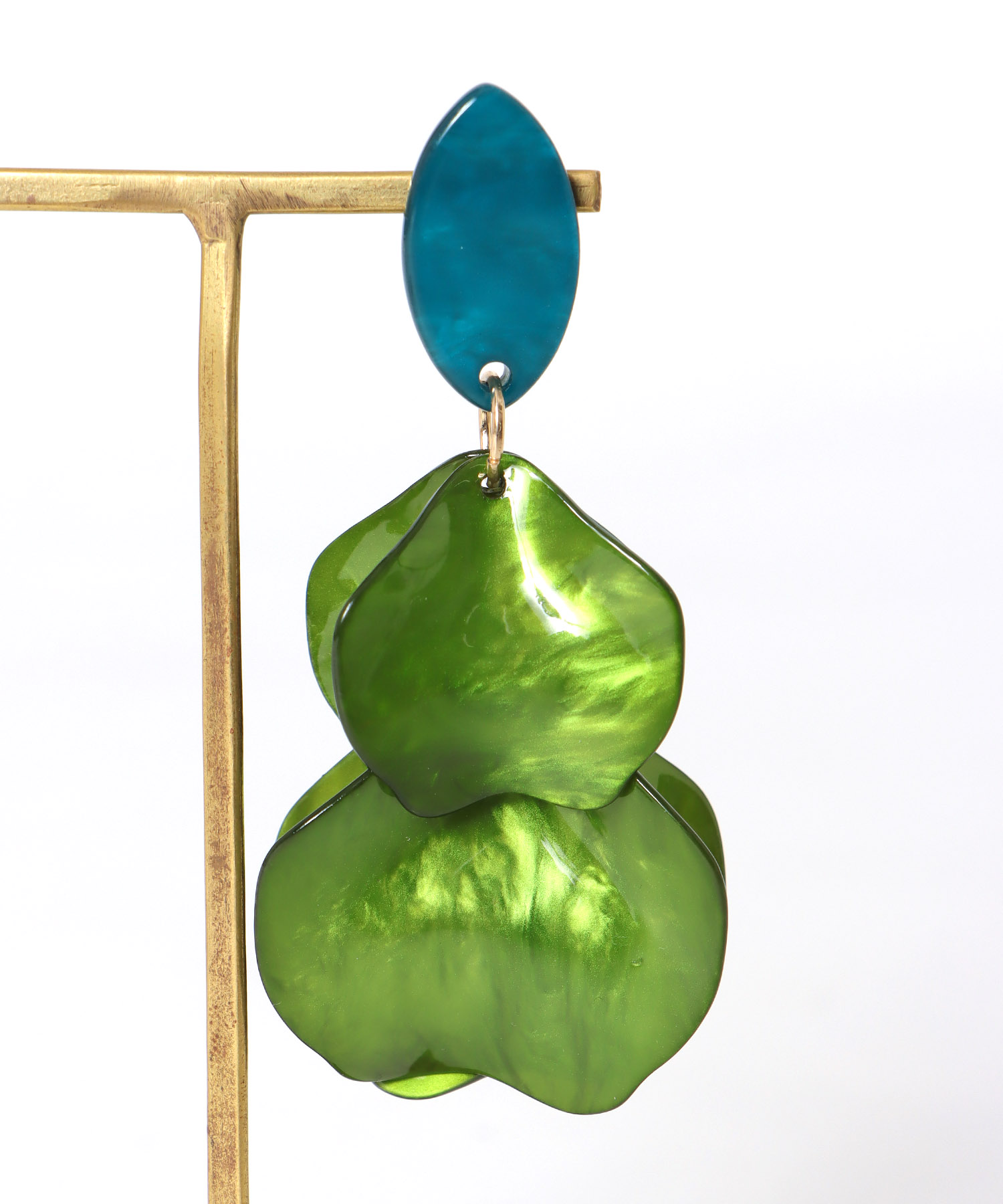 アクリルリーフピアス