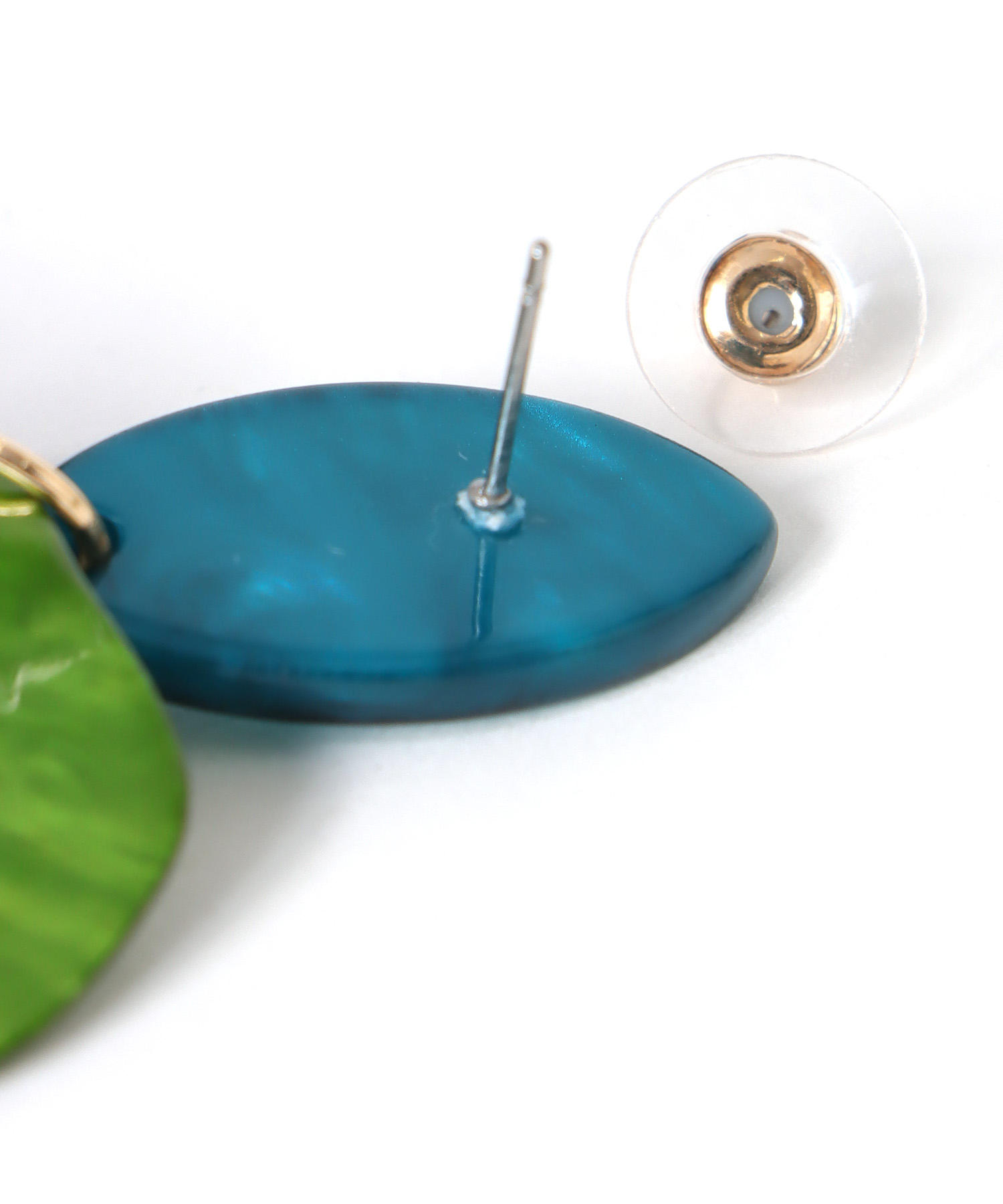 アクリルリーフピアス