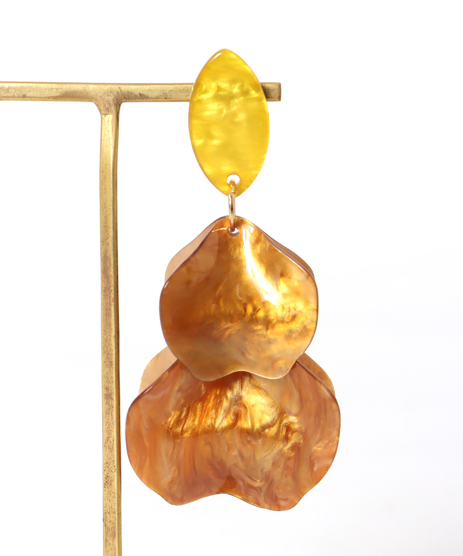 アクリルリーフピアス