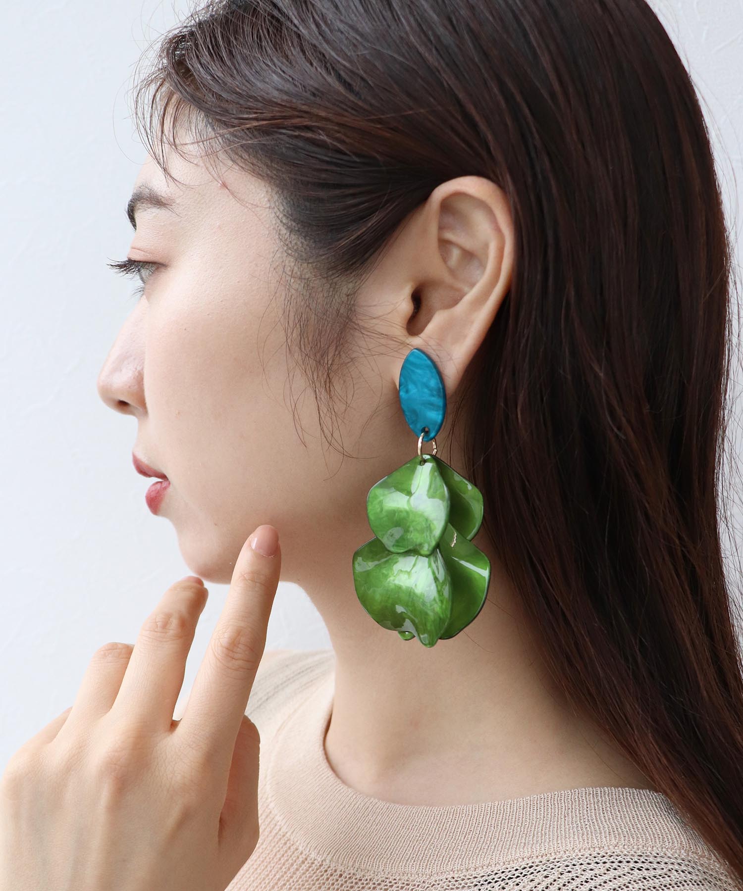 アクリルリーフピアス