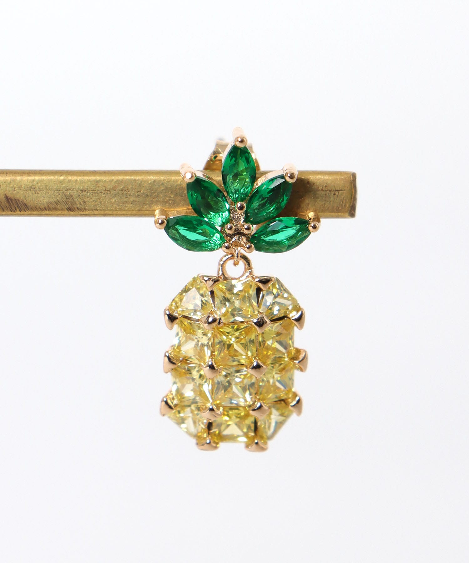 フルーツビジューピアス