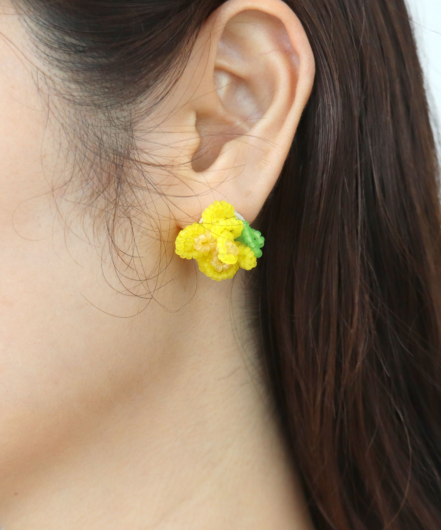 カラーフラワービーズピアス