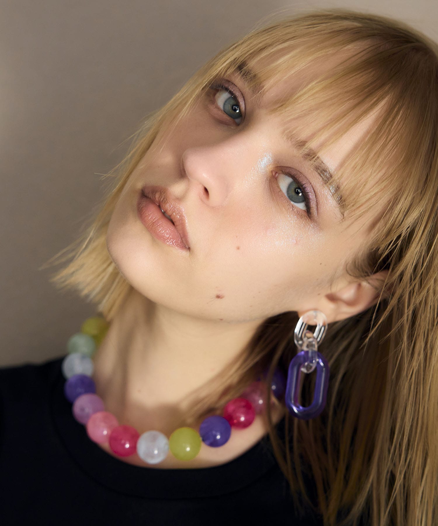 アクリルクリアピアス