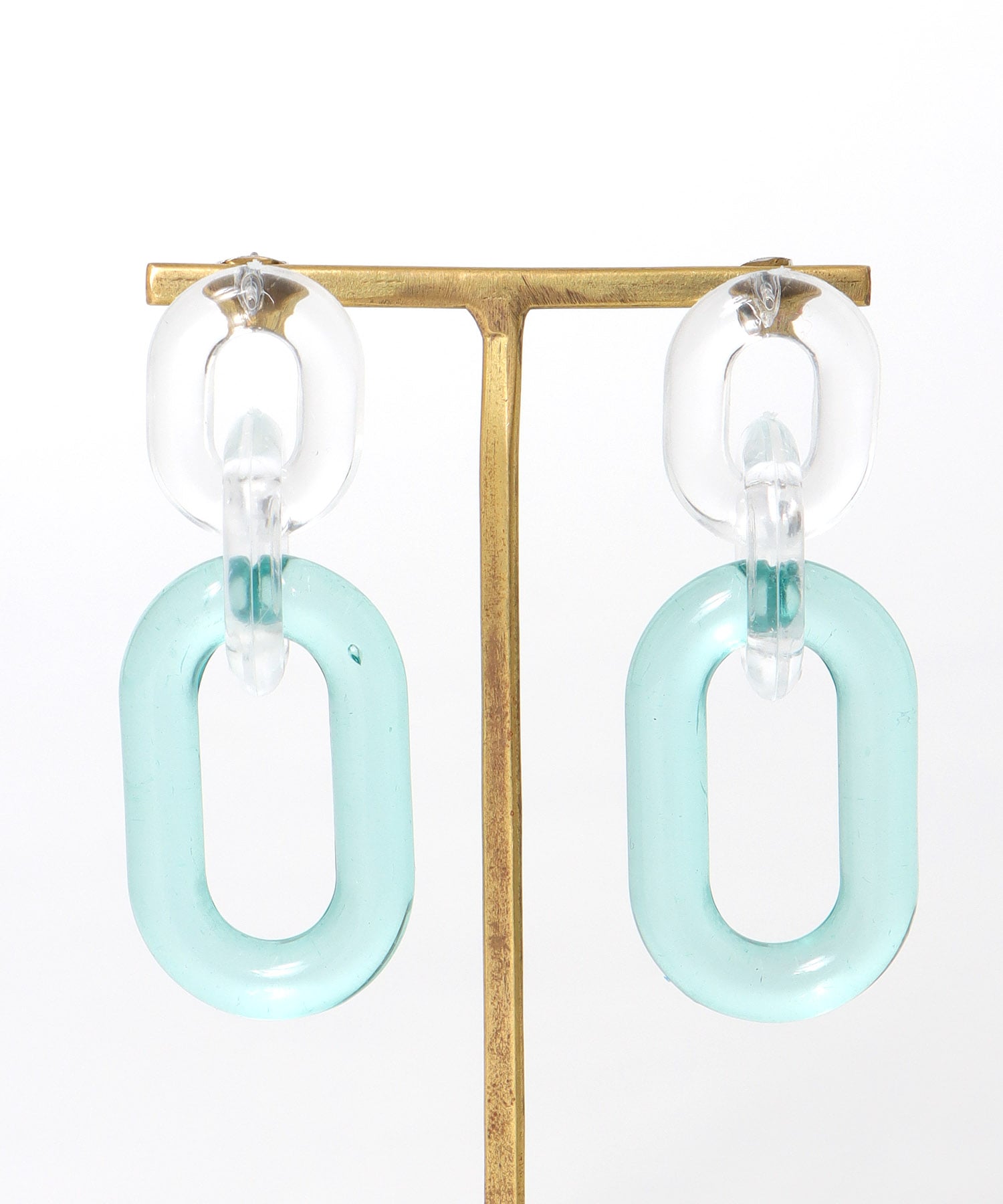 アクリルクリアピアス