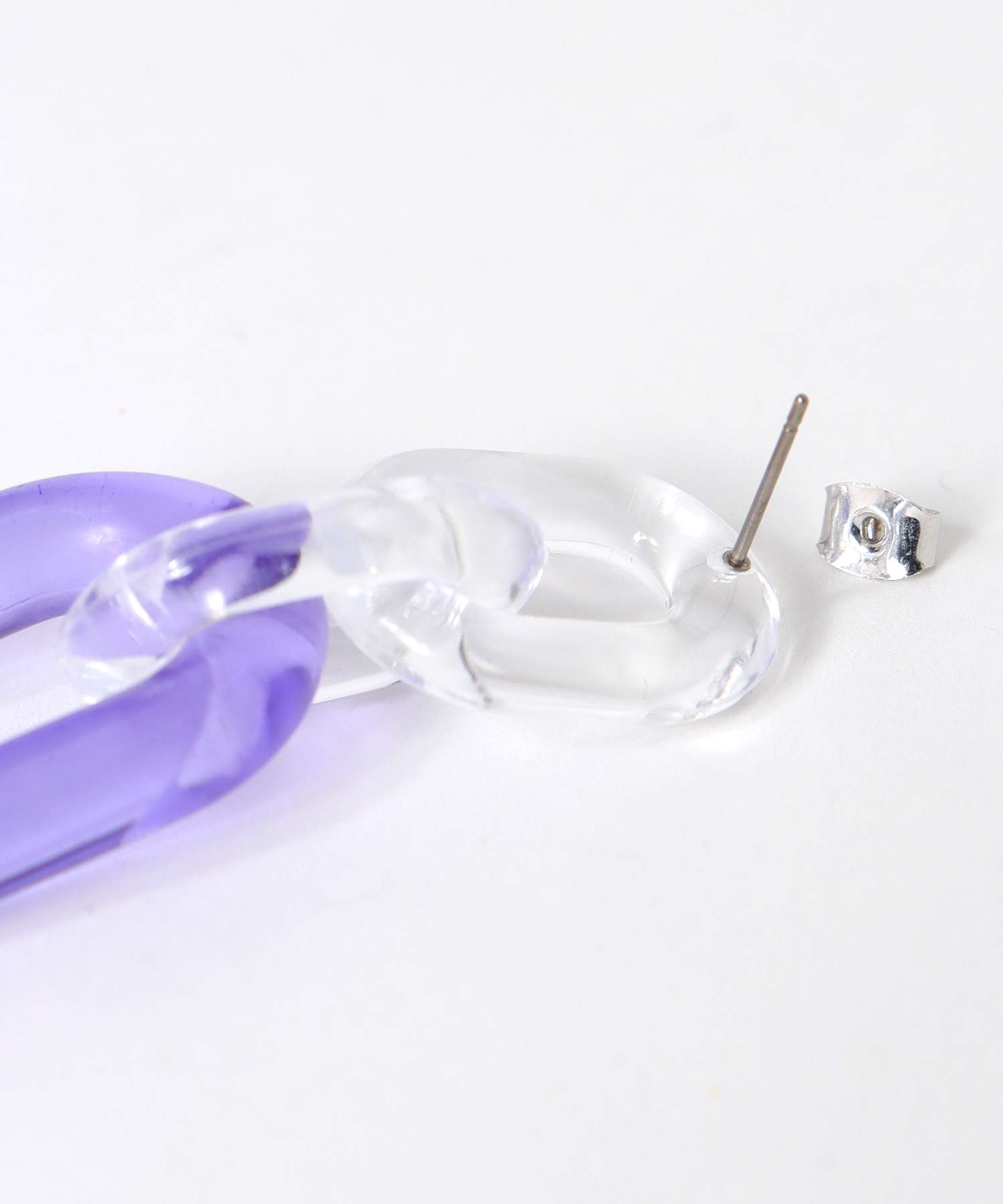 アクリルクリアピアス