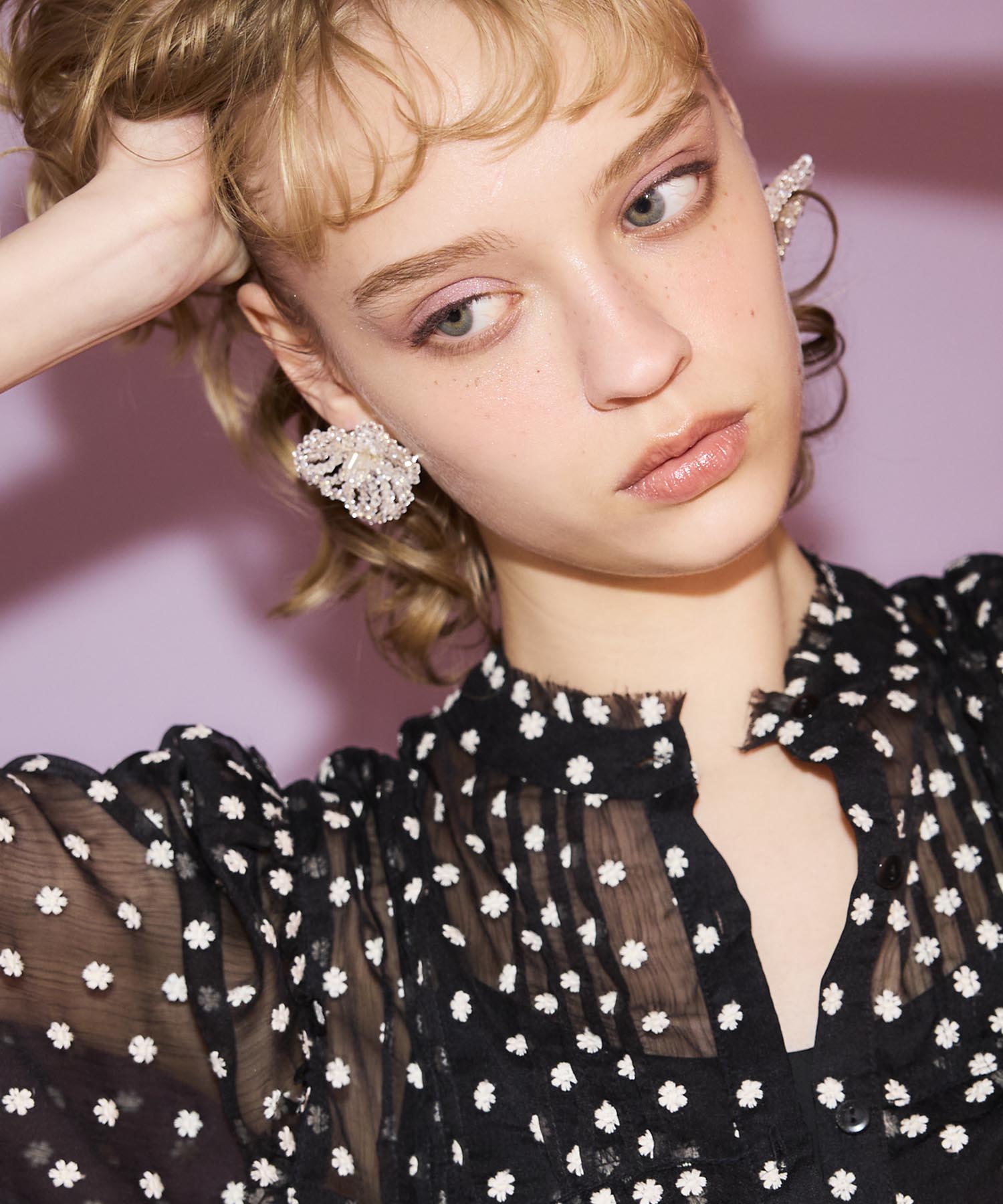 フラワービーズワイヤーピアス