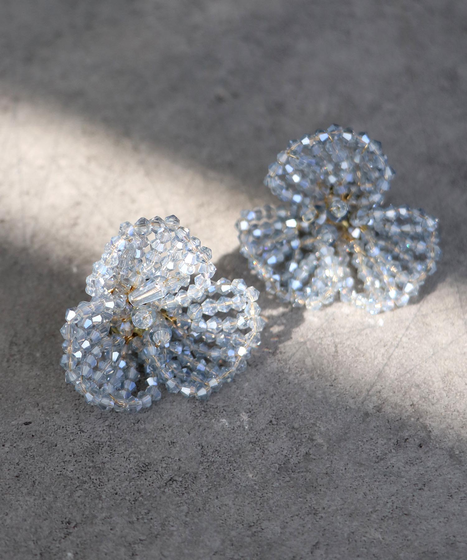 フラワービーズワイヤーピアス