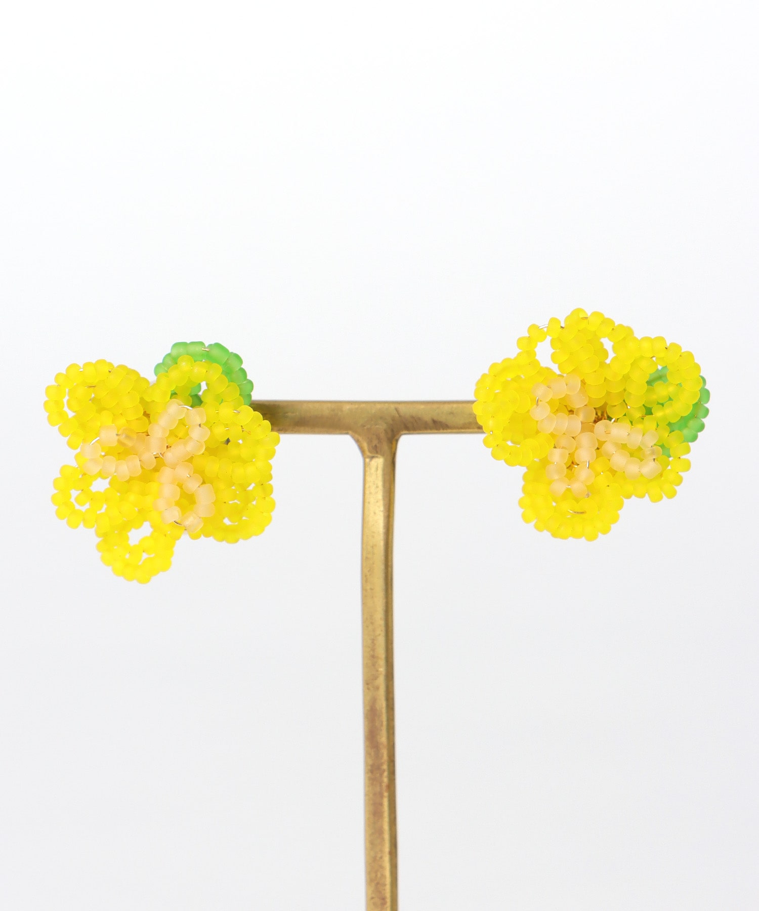 カラーフラワービーズイヤリング