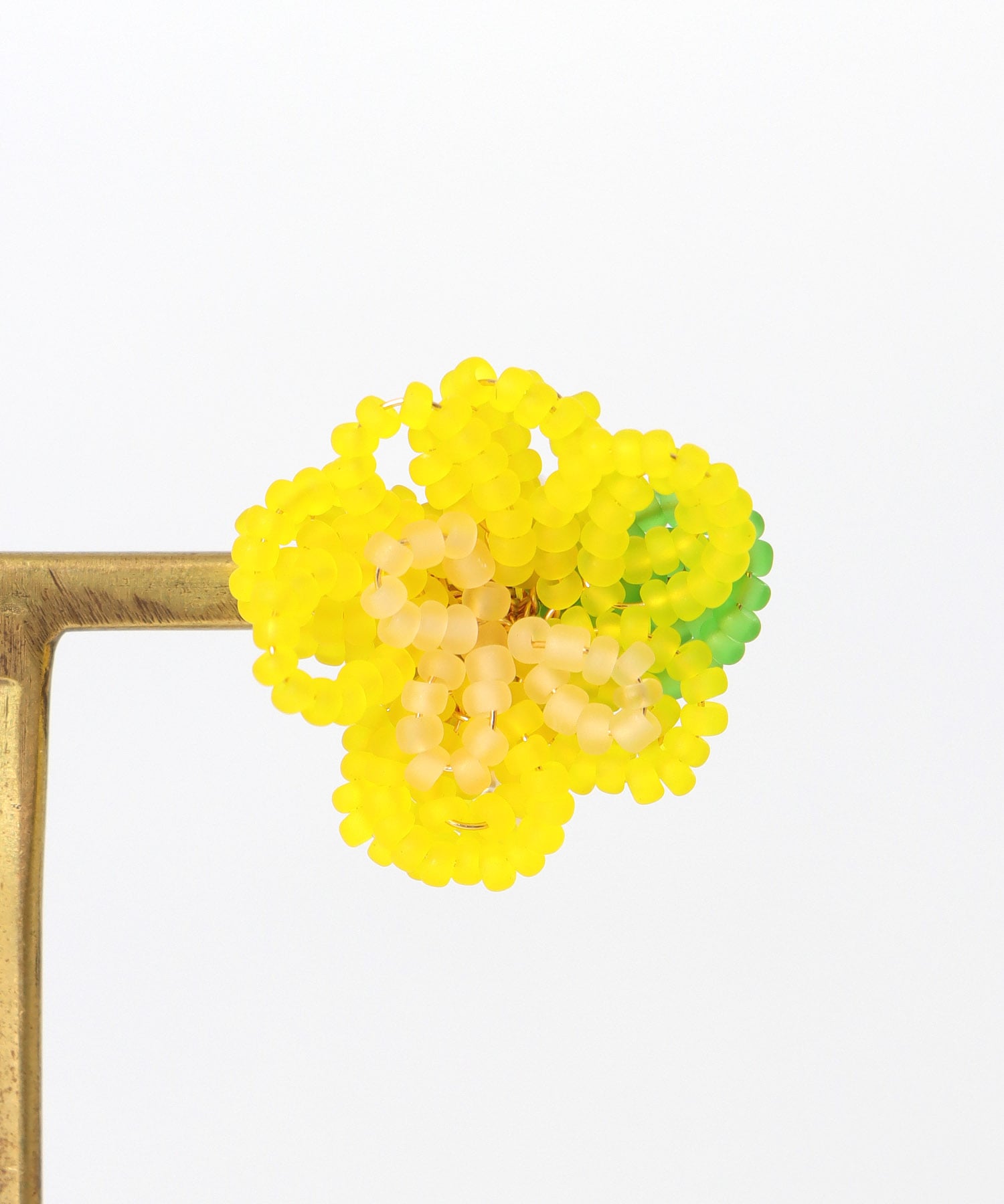 カラーフラワービーズイヤリング