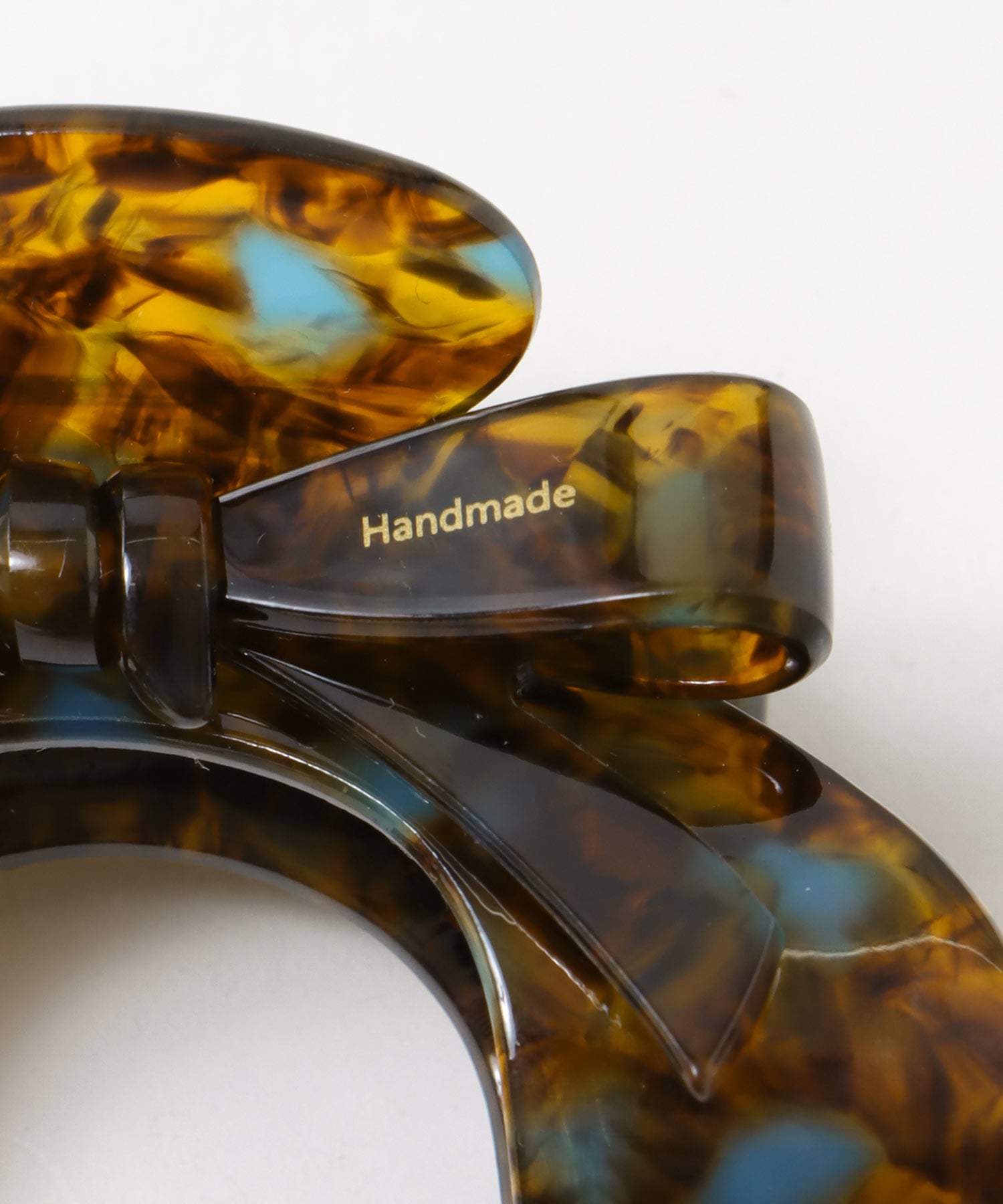 リボンアセチバンス