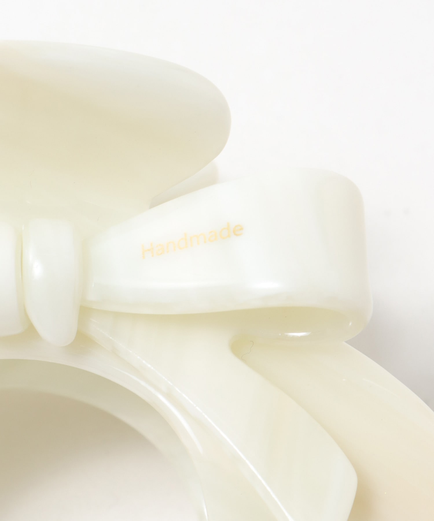 リボンアセチバンス