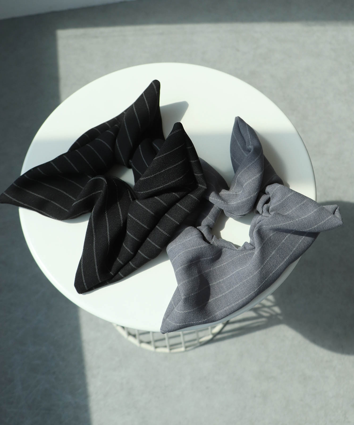 ストライプ柄スクエアシュシュ