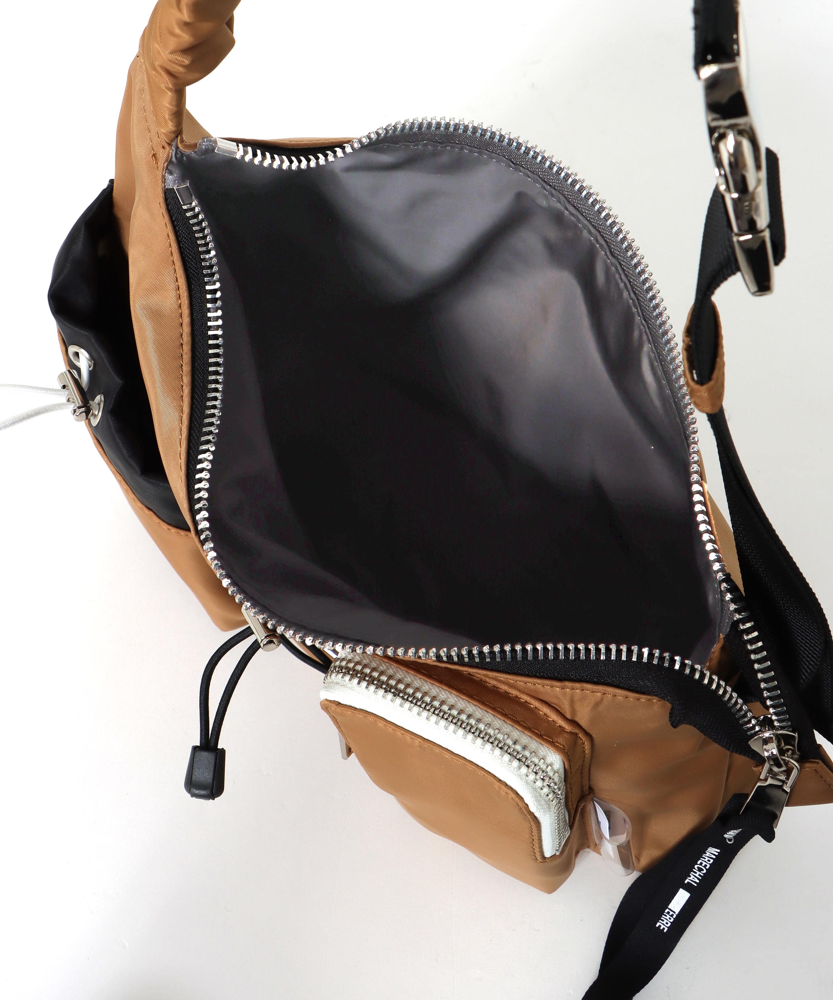 【MARECHAL TERRE 】ナイロンボディーバッグ