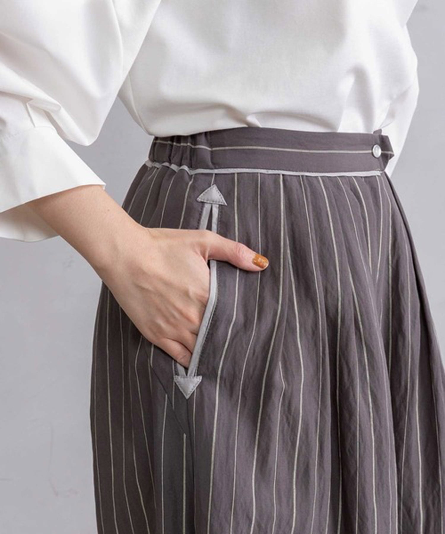 【MARECHAL TERRE】タックコクーンパンツ