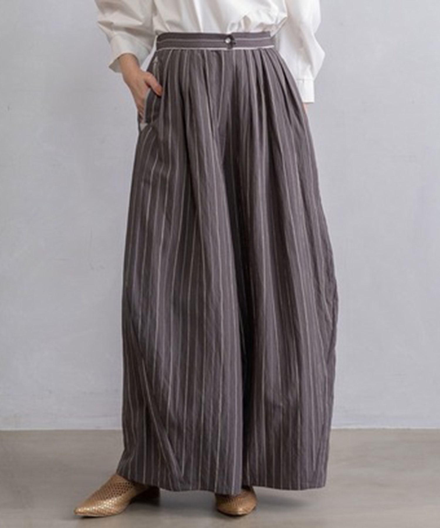 【MARECHAL TERRE】タックコクーンパンツ