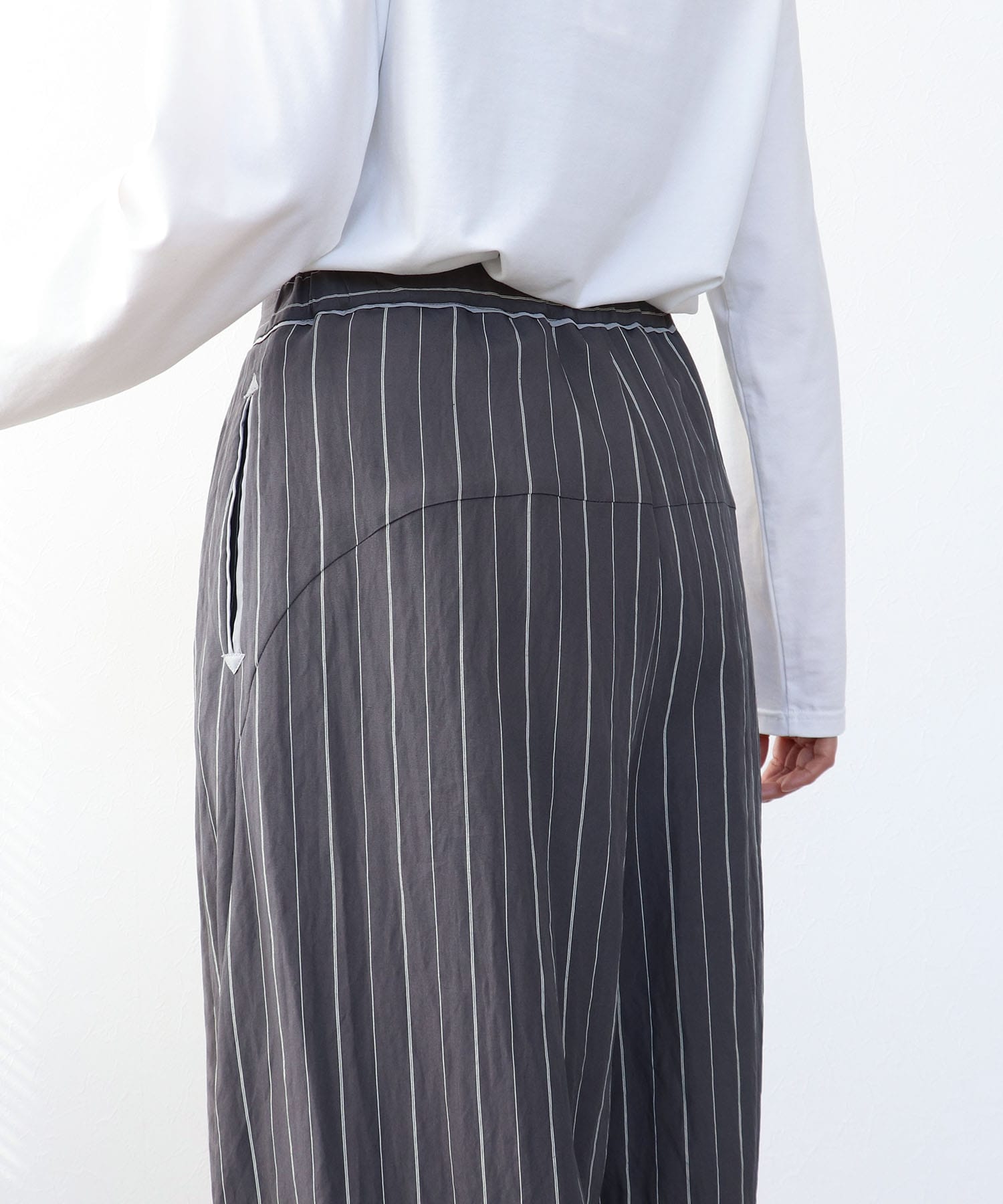 【MARECHAL TERRE】タックコクーンパンツ