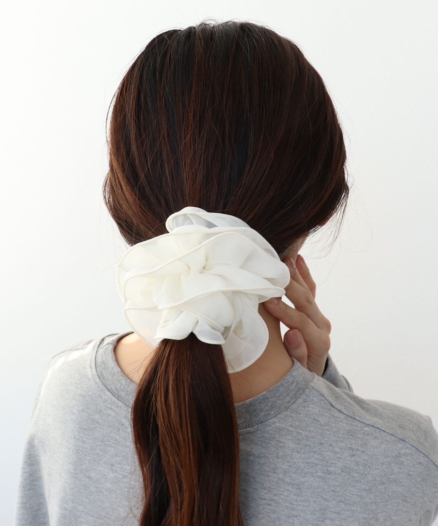 フリルボリュームシュシュ