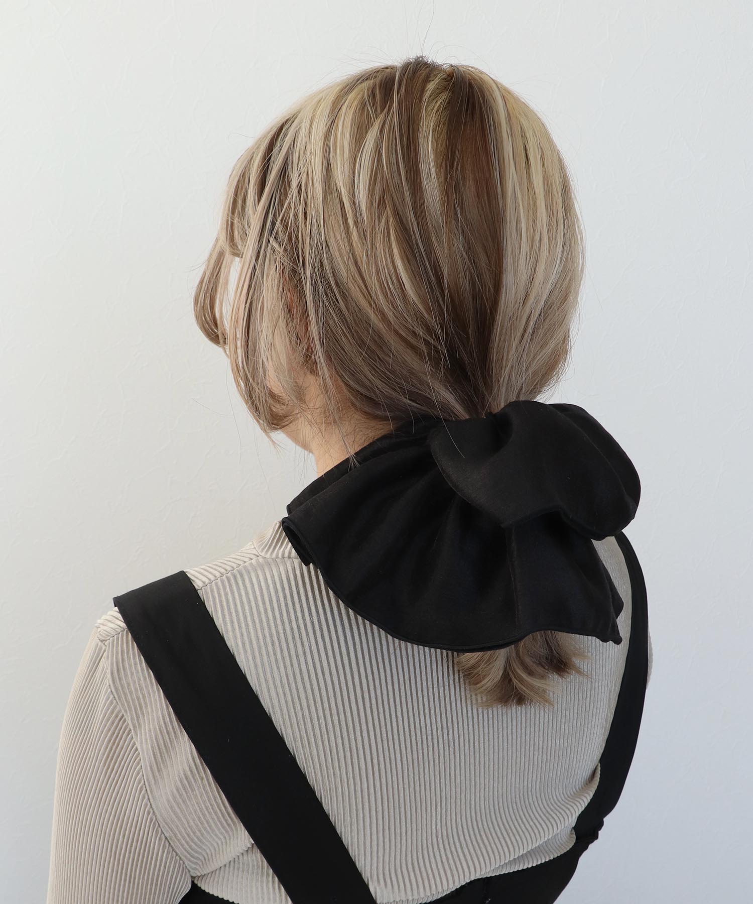 サテンBIGシュシュ