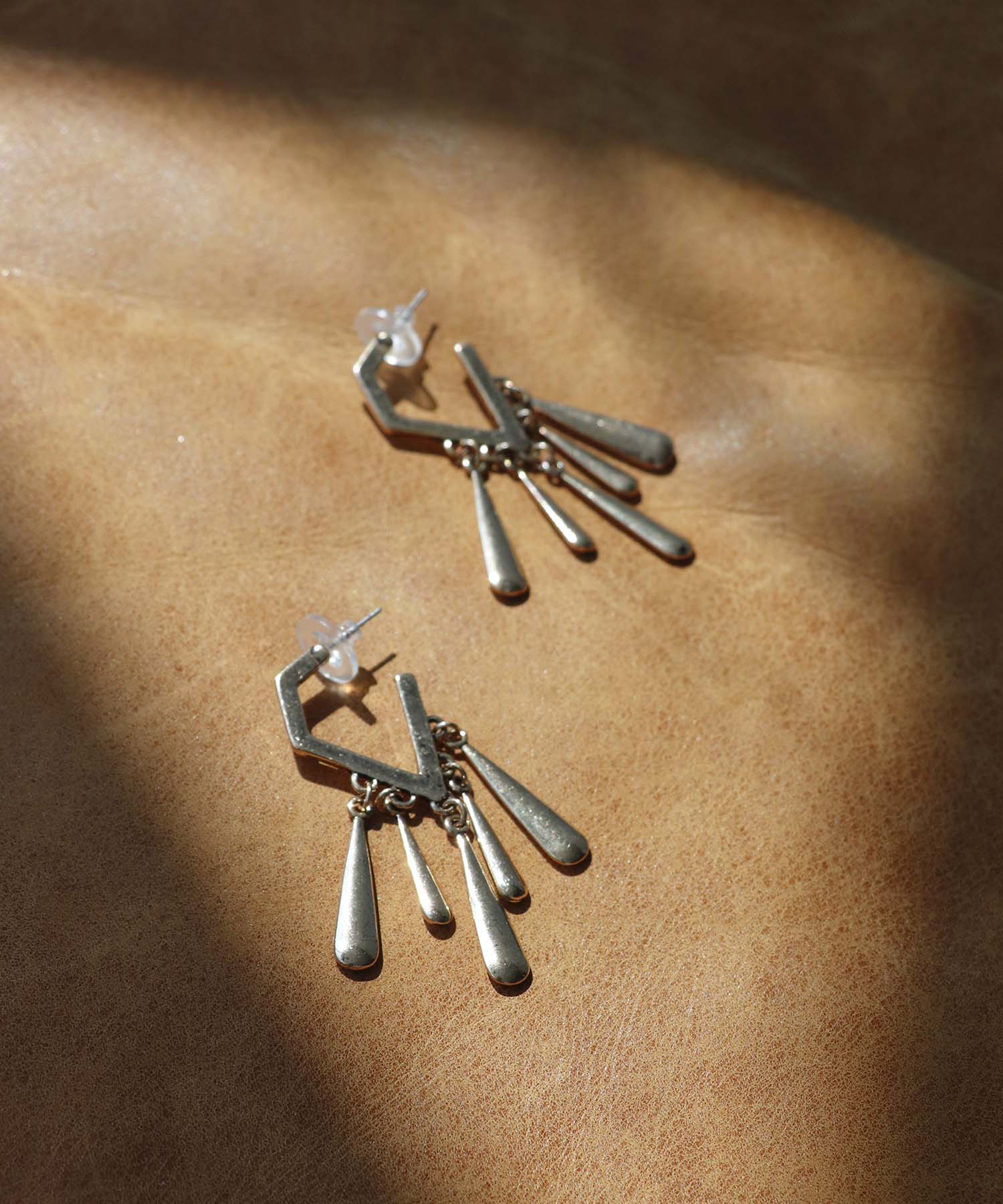 【LIMITED NUMBER】メタルフリンジ風ピアス