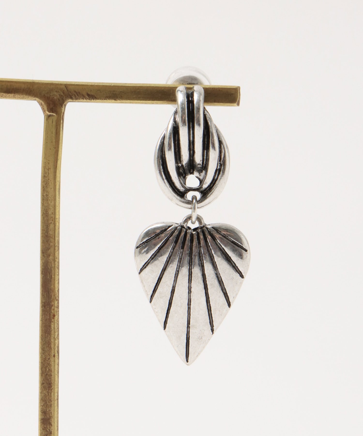 【LIMITED NUMBER】エスニック風ハートイヤリング