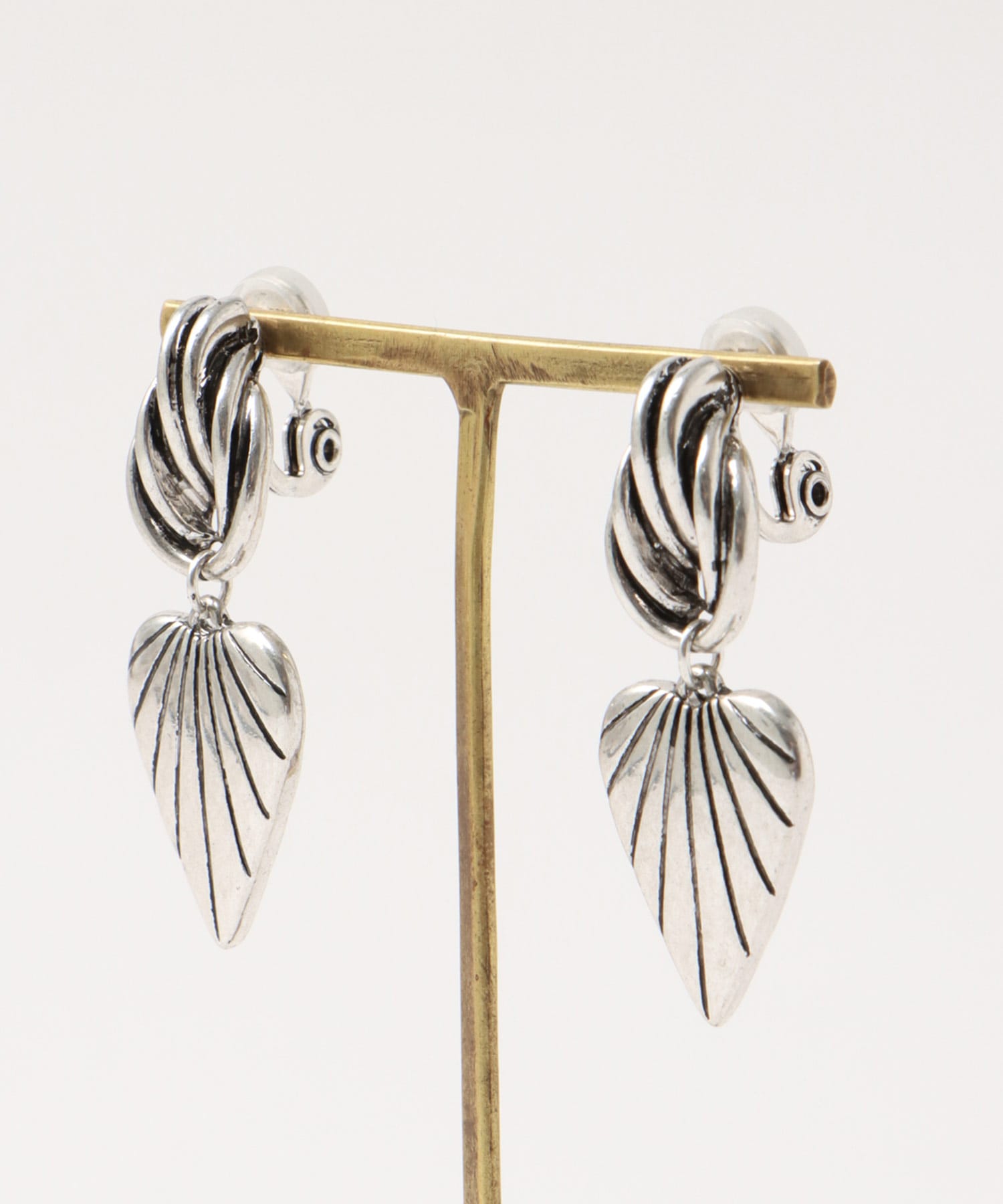 【LIMITED NUMBER】エスニック風ハートイヤリング