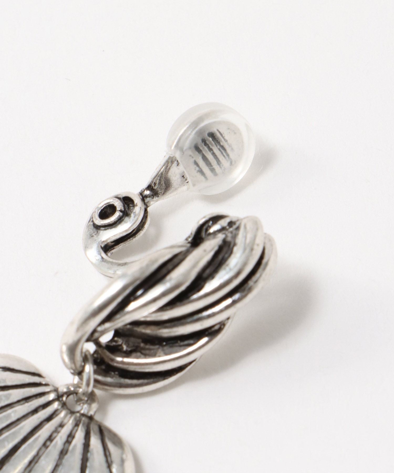 【LIMITED NUMBER】エスニック風ハートイヤリング