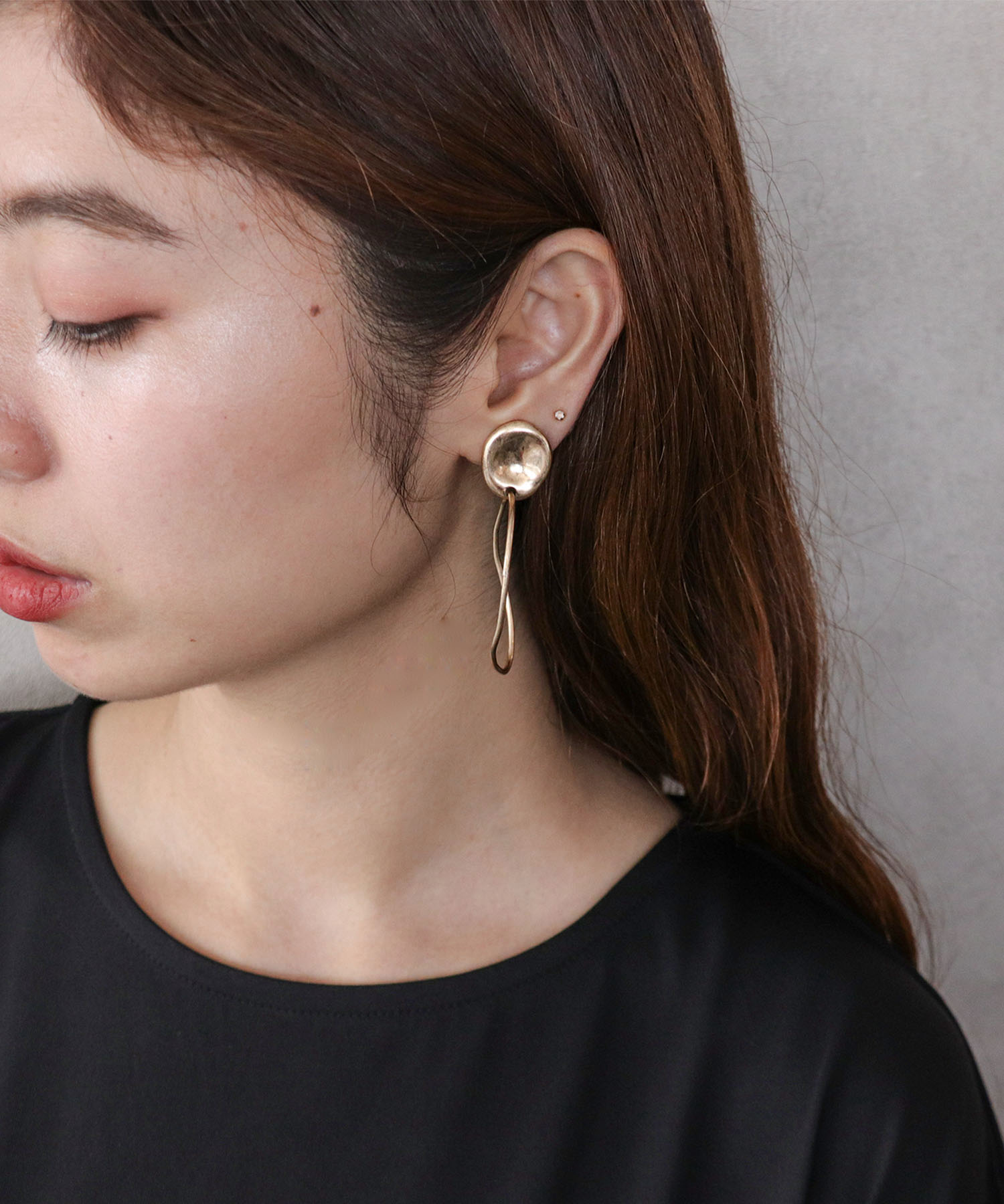 【LIMITED NUMBER】オーバルラインイヤリング