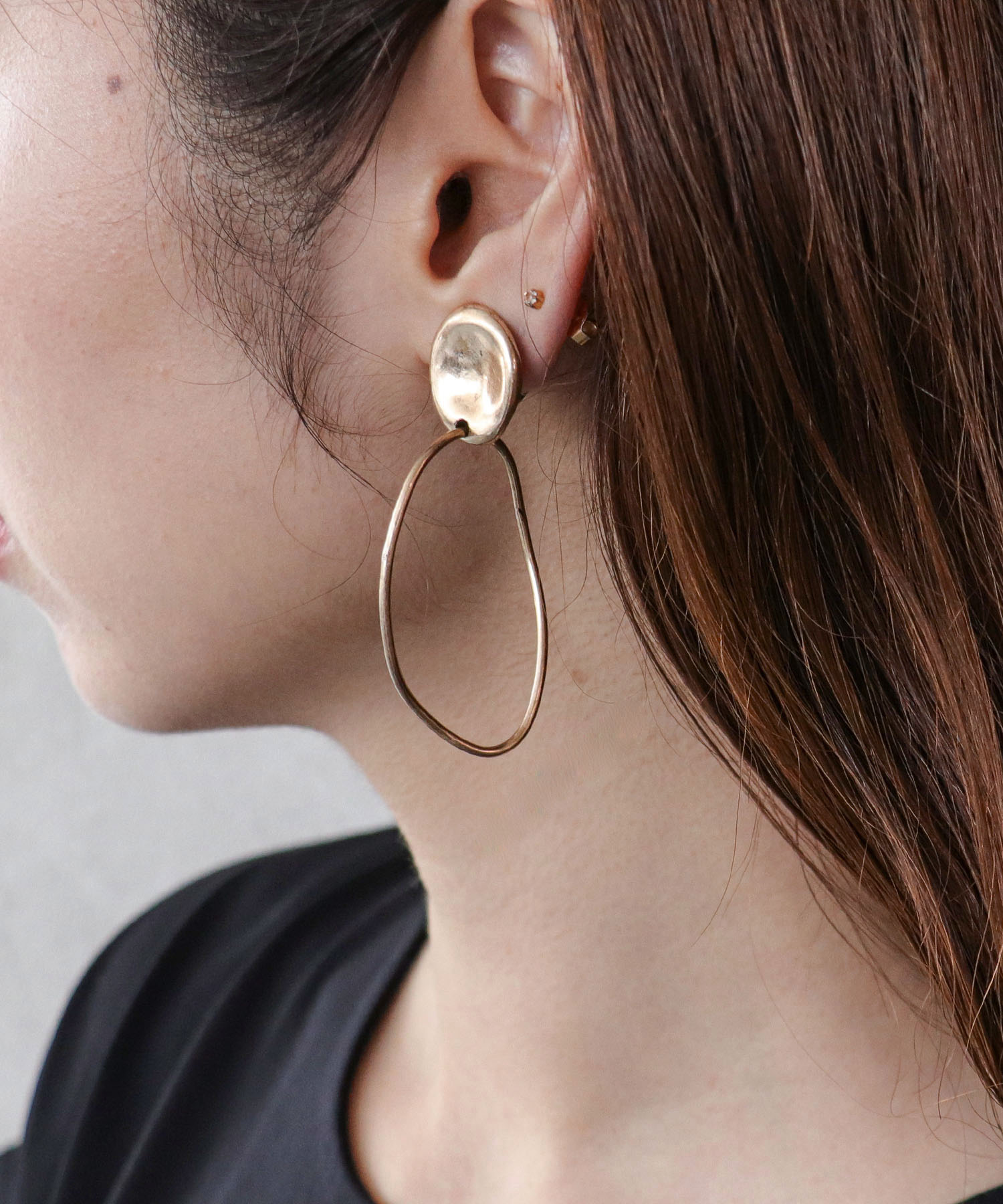 【LIMITED NUMBER】オーバルラインイヤリング