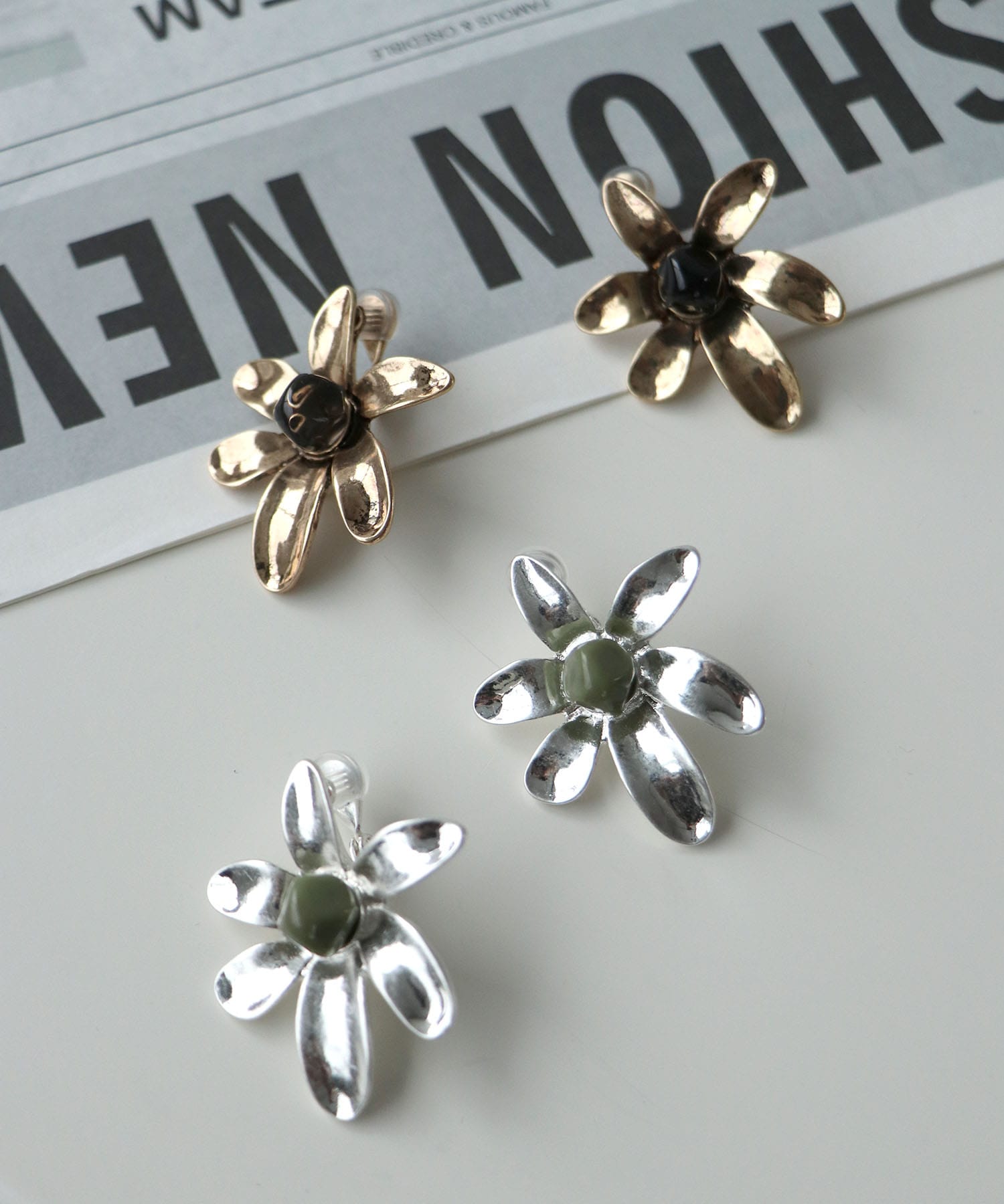 【LIMITED NUMBER】アンティークメタルフラワーイヤリング