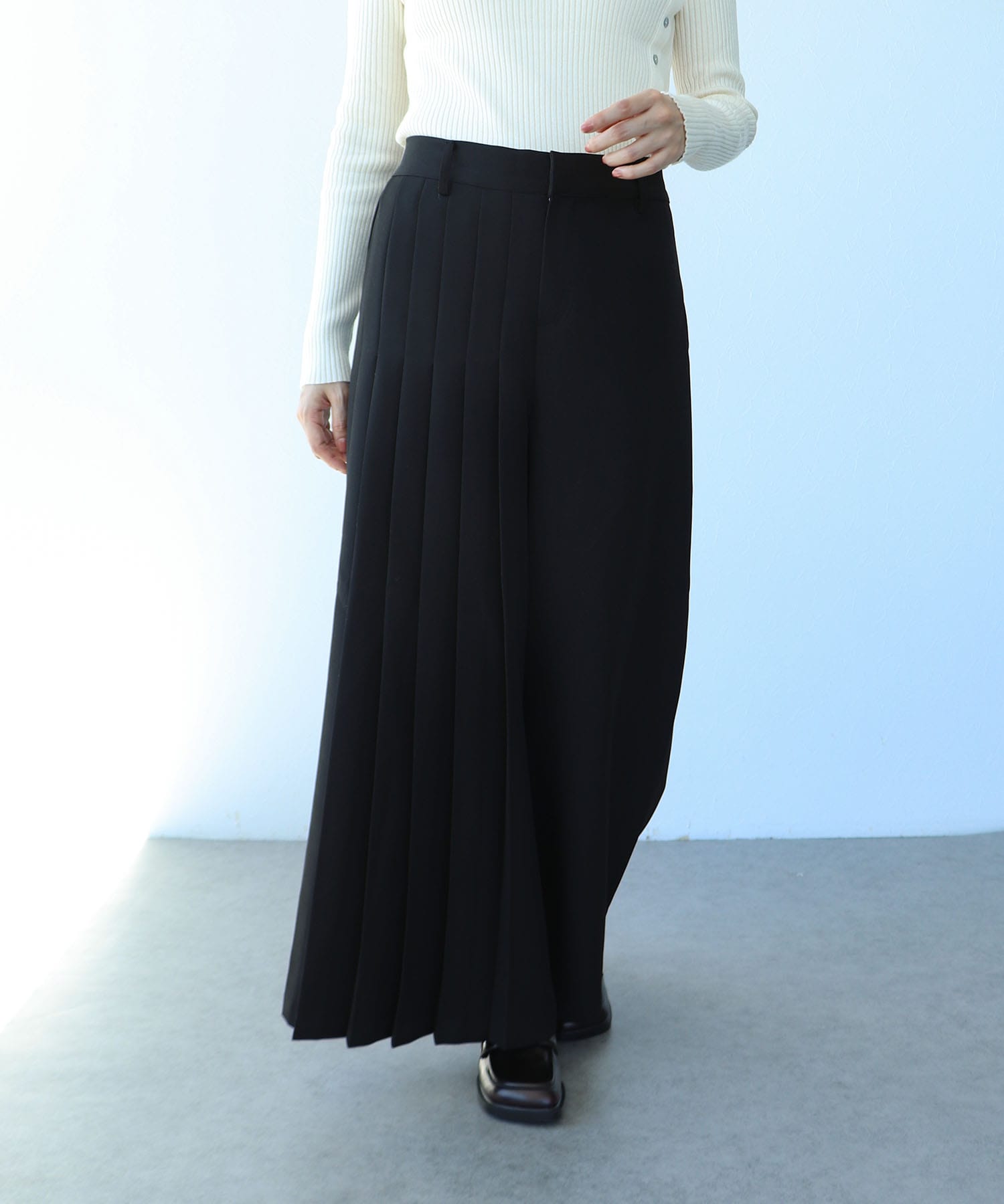 ハーフプリーツパンツ