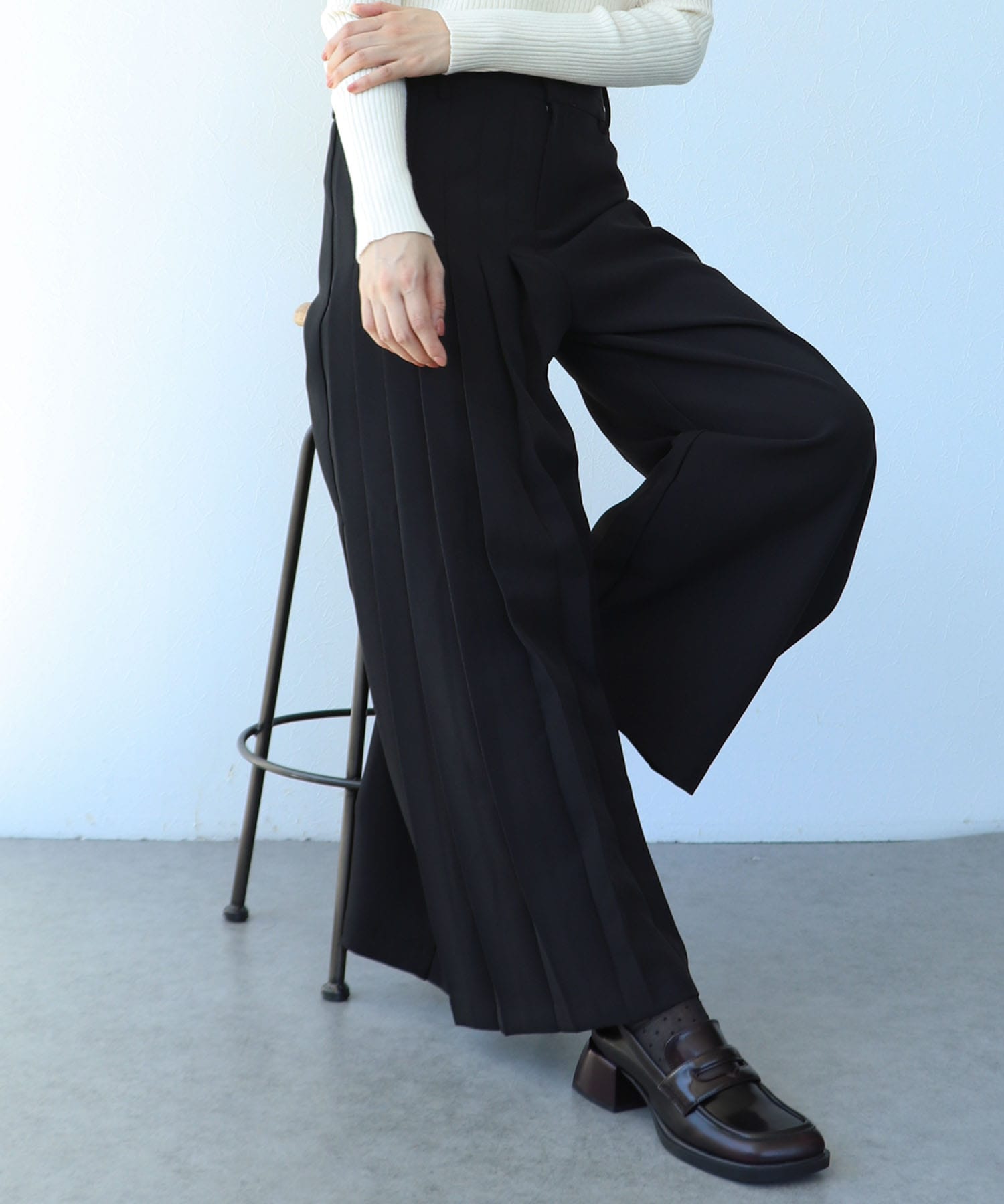 ハーフプリーツパンツ