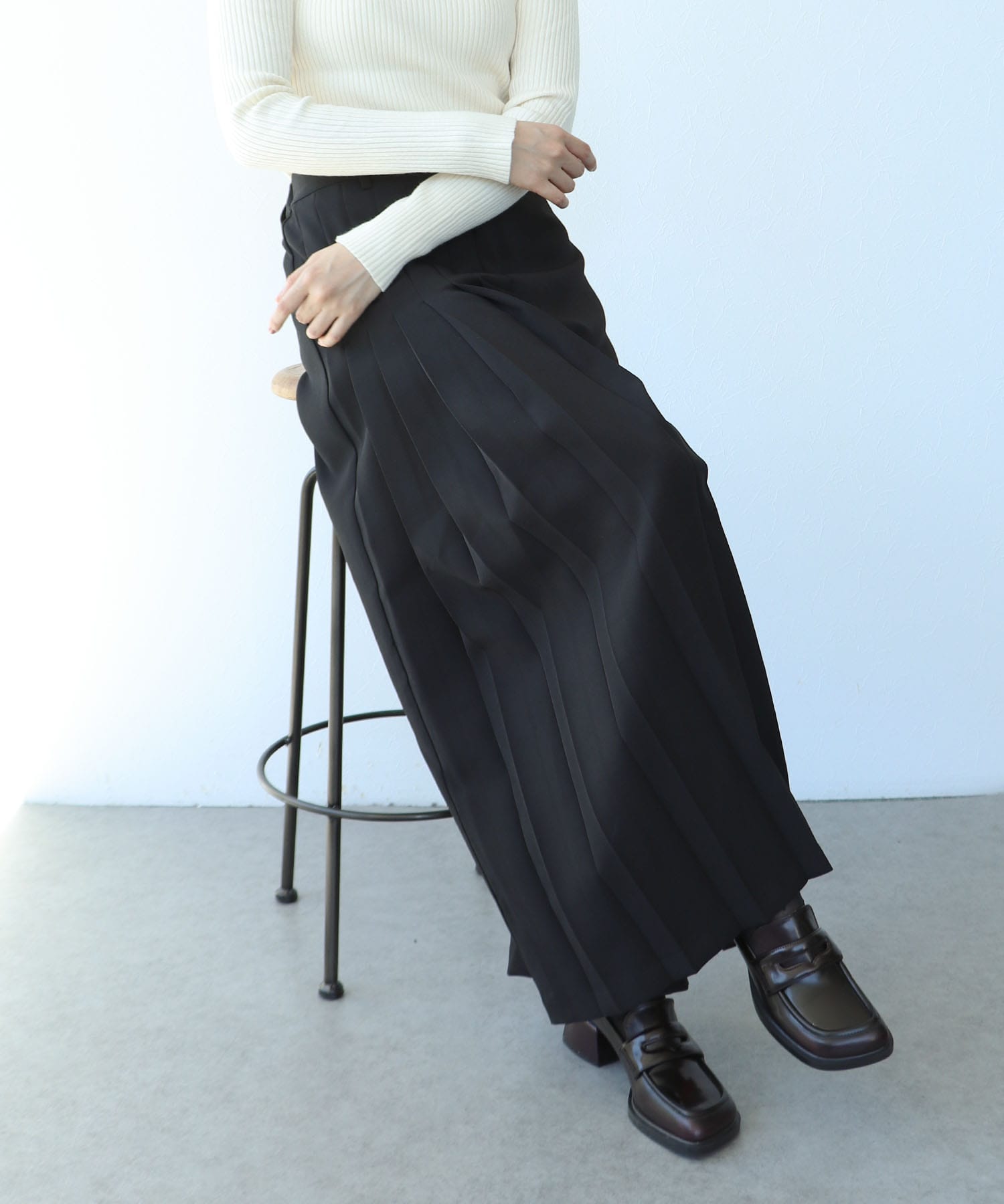 ハーフプリーツパンツ