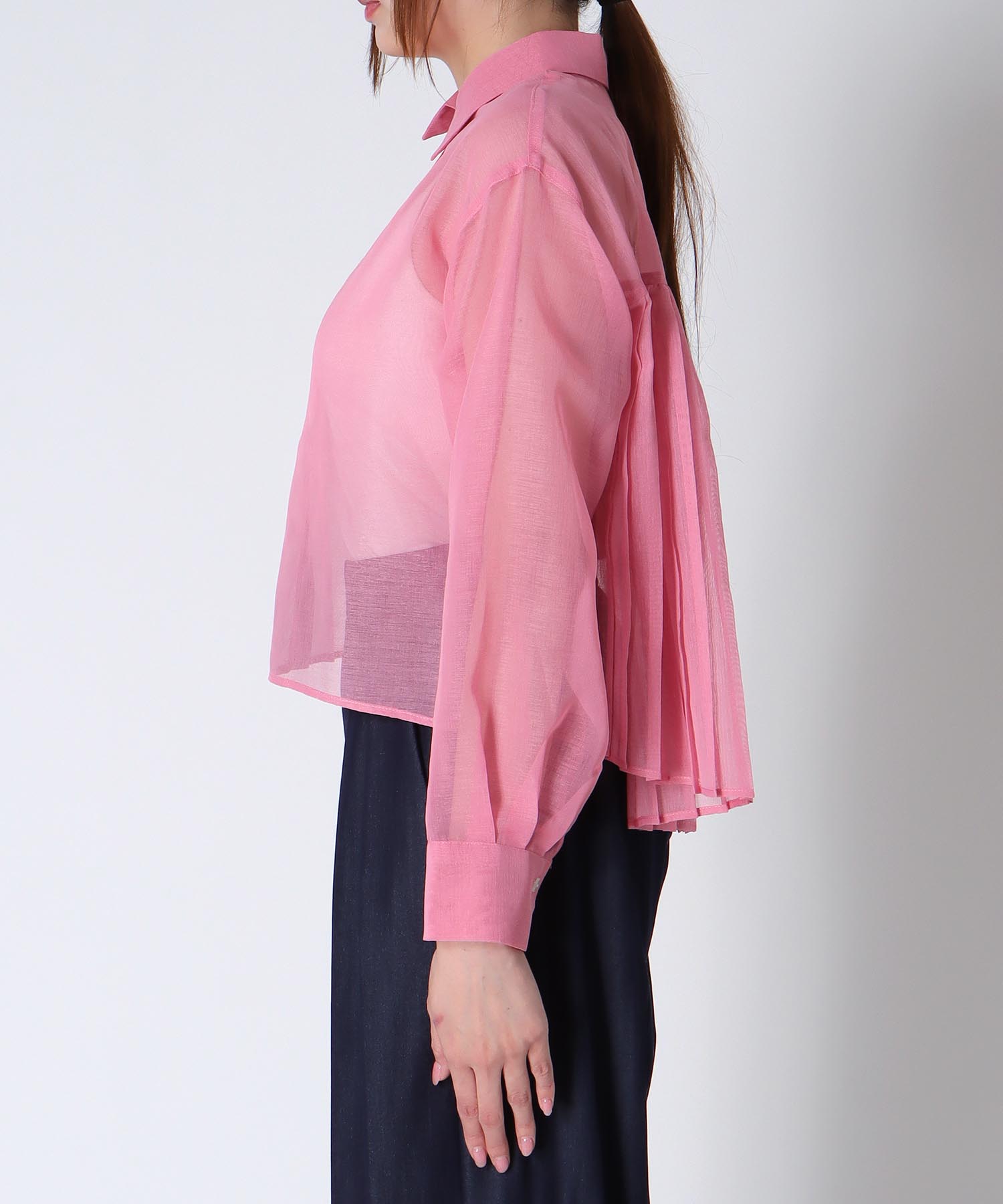 シアーリネンライクバックプリーツシャツ