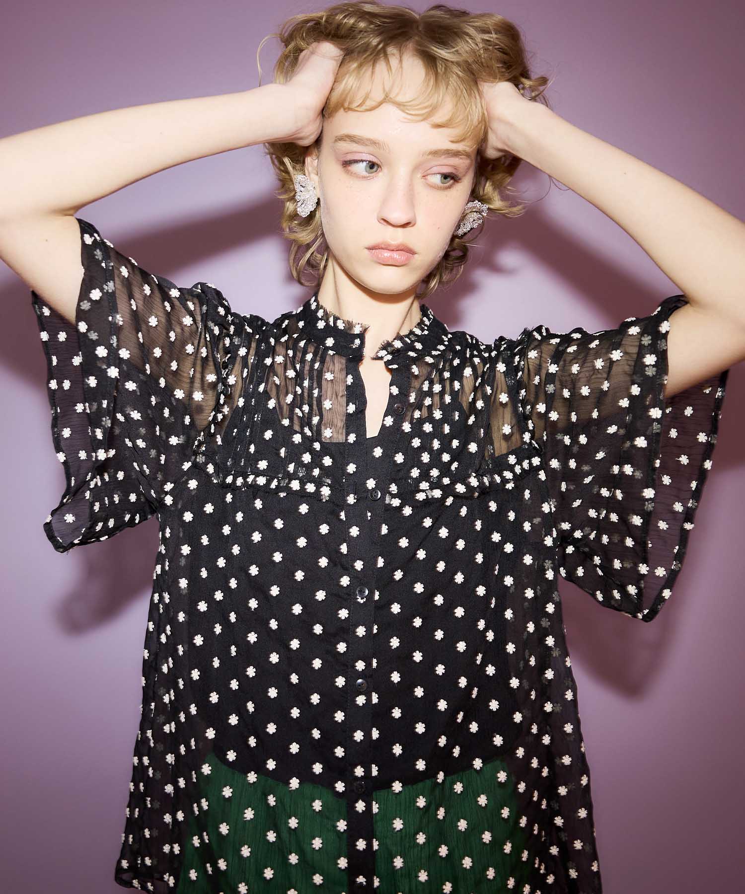 楊柳フラワー刺繍ブラウス