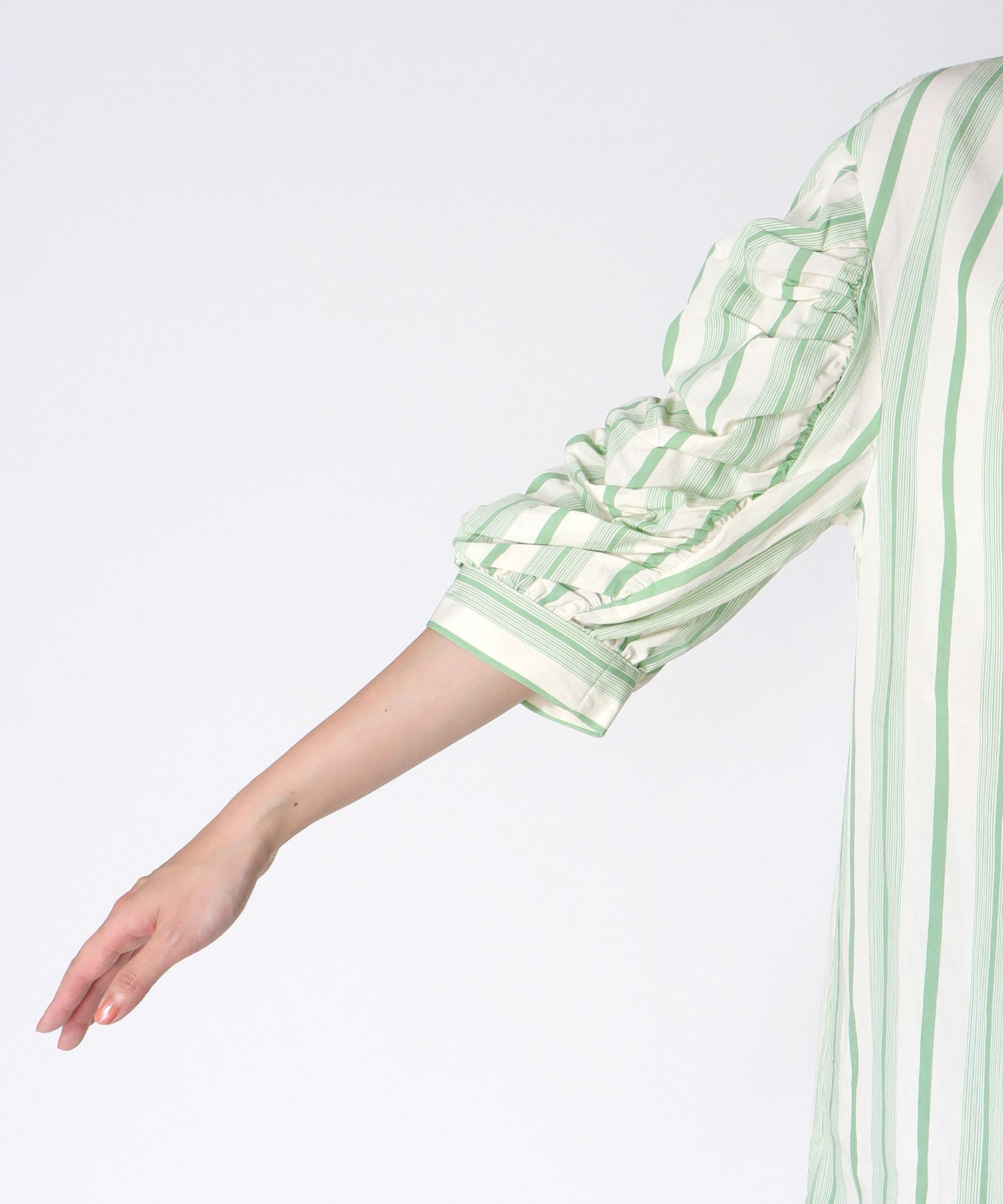 〔お家で試着〕ギャザースリーブブラウス (別注)