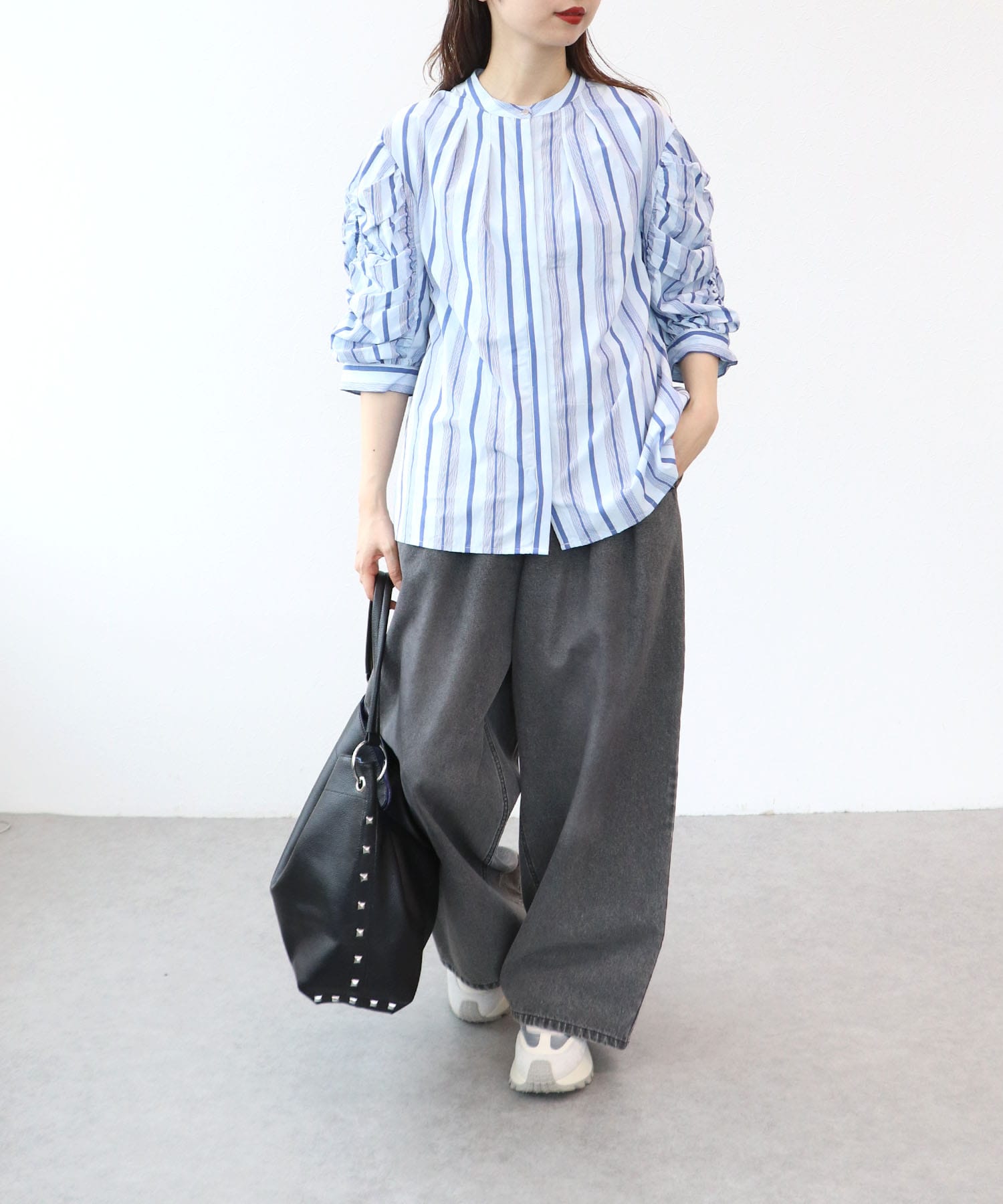 〔お家で試着〕ギャザースリーブブラウス (別注)