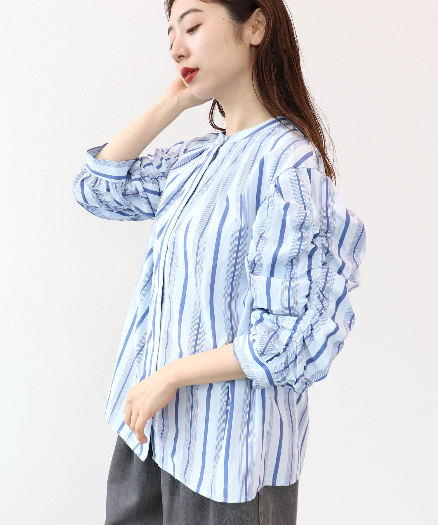 〔お家で試着〕ギャザースリーブブラウス (別注)