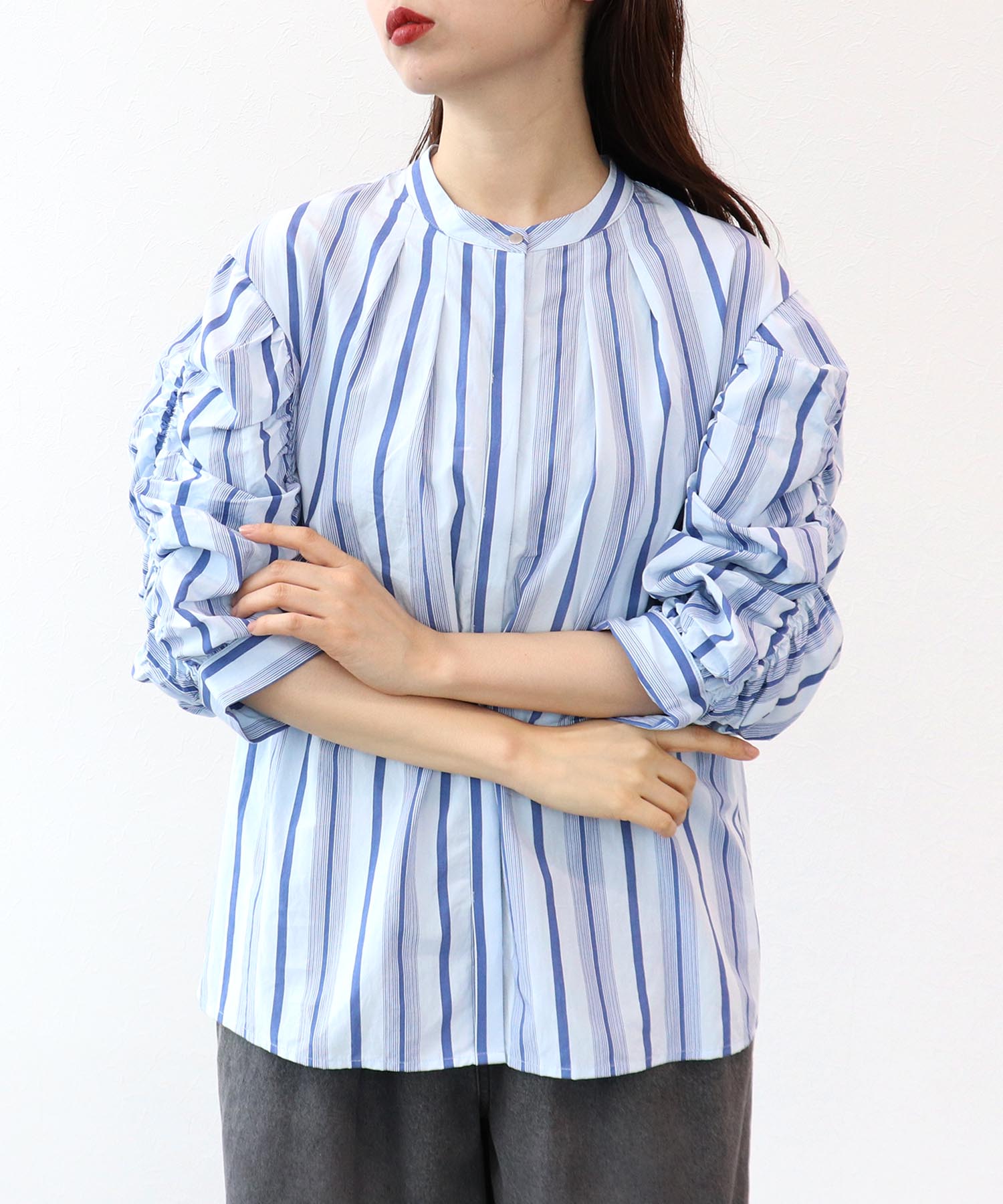 〔お家で試着〕ギャザースリーブブラウス (別注)