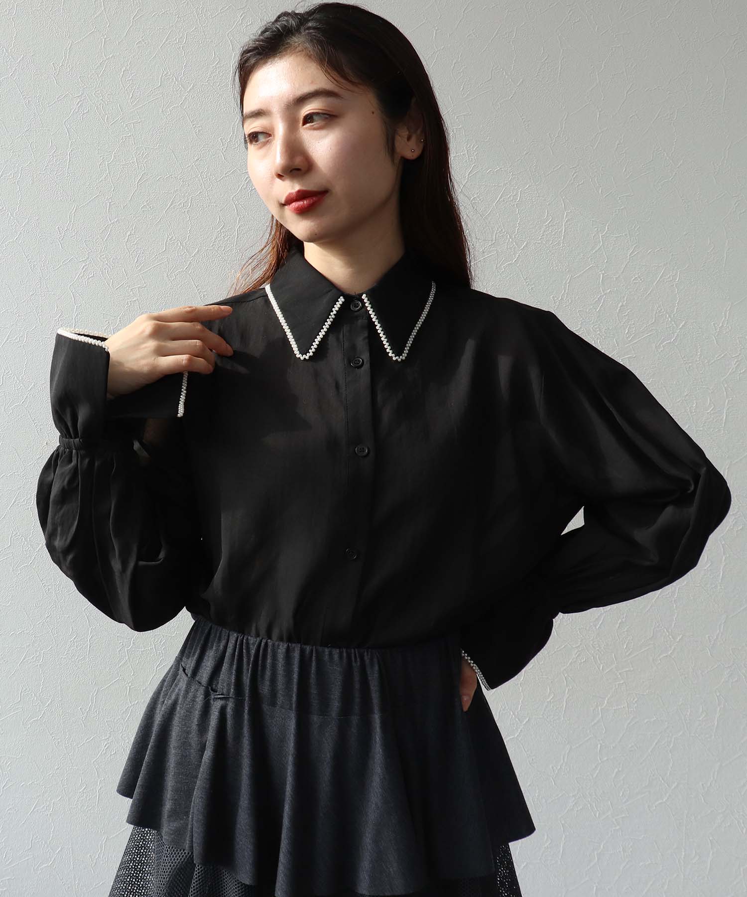 パールトリムシアーシャツブラウス