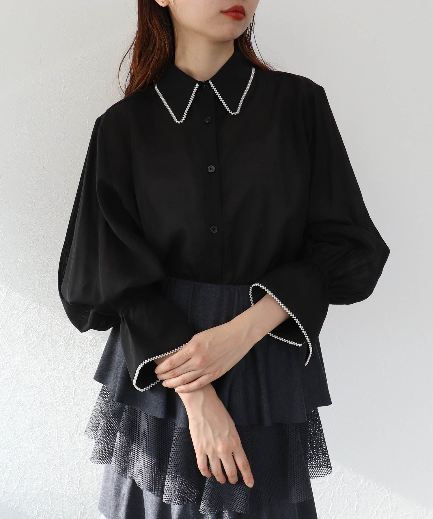 パールトリムシアーシャツブラウス