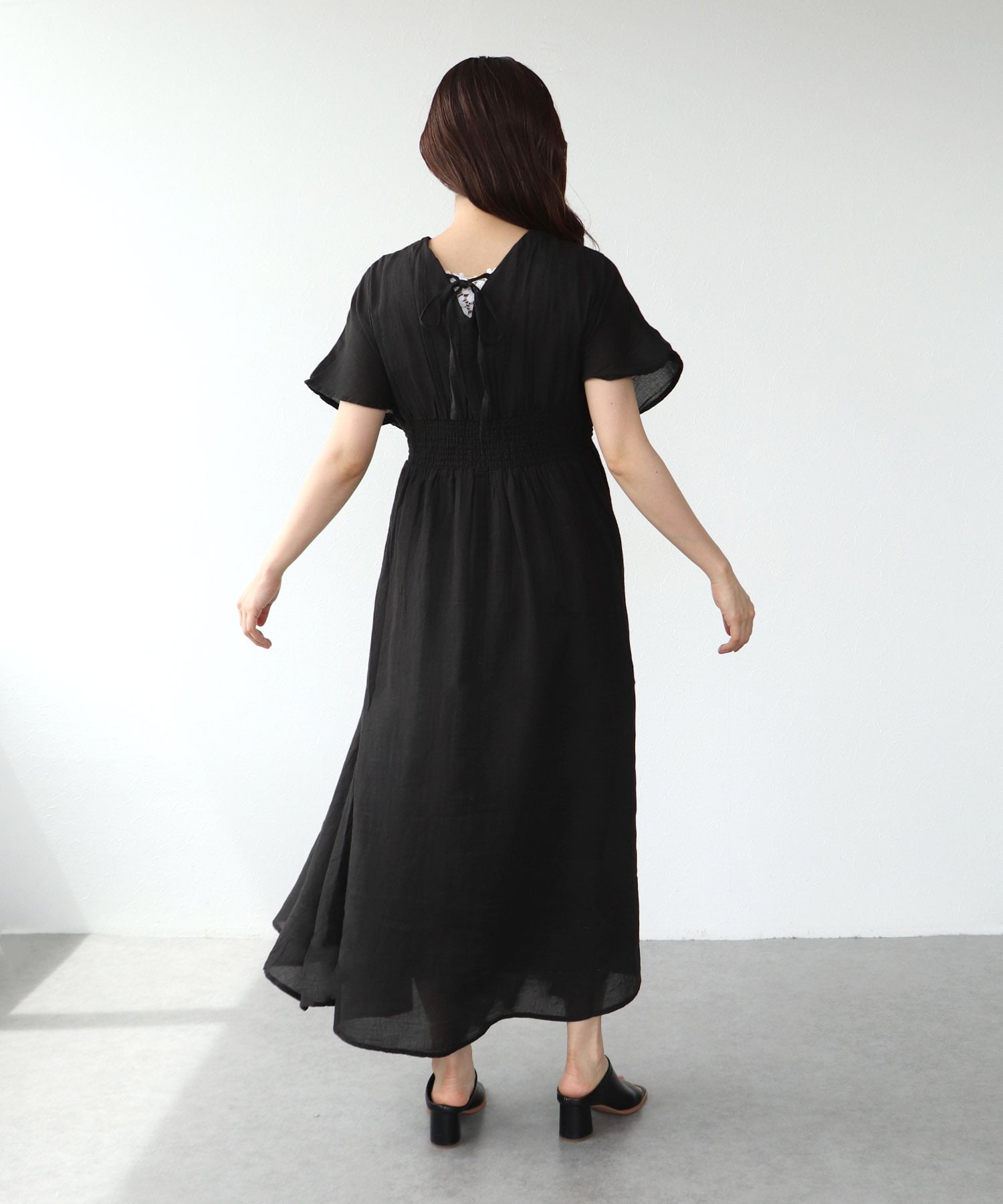 テープ刺繍ピンタックレースワンピース