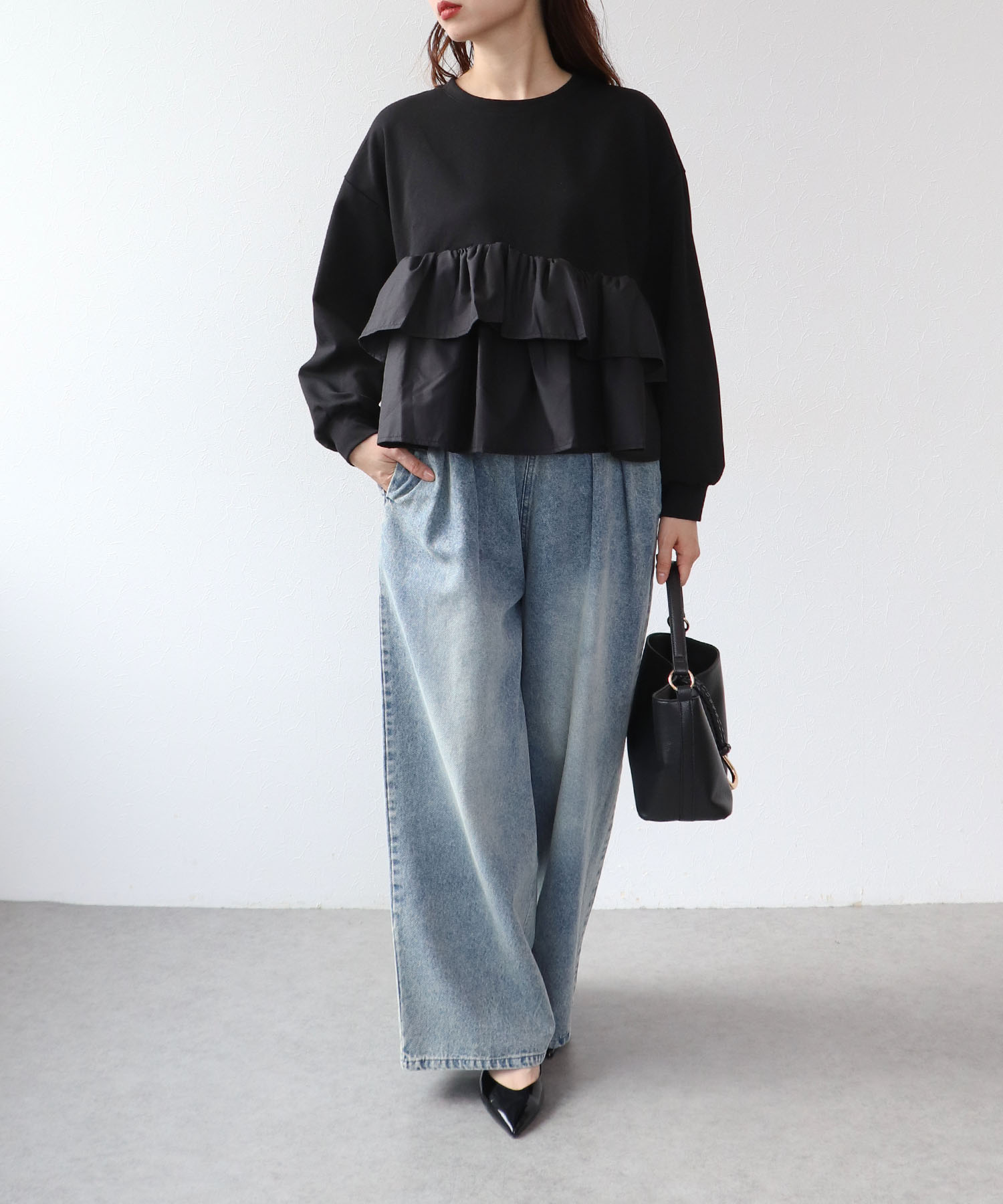 フリルデザイントップス