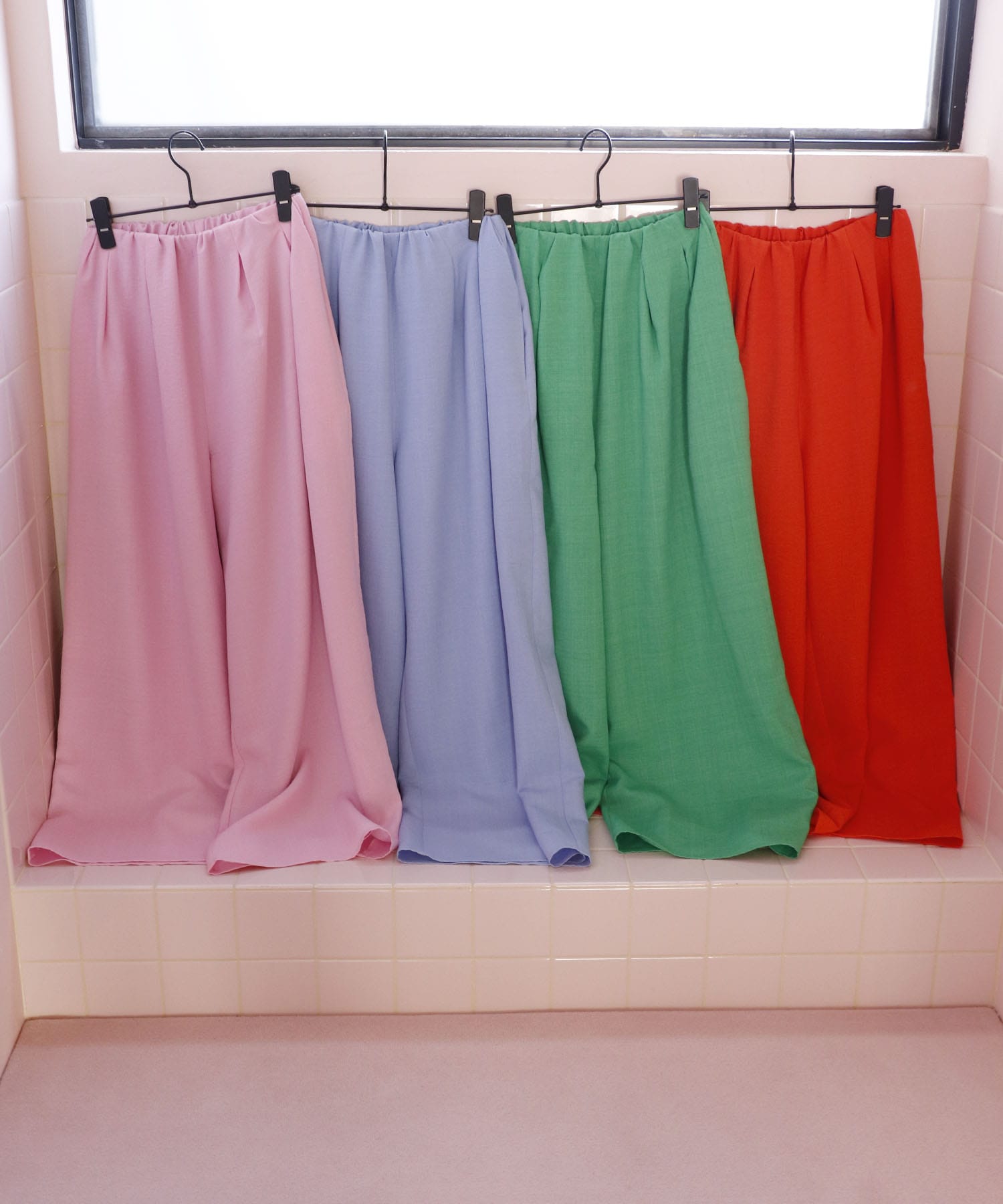 〔お家で試着〕リネンライクカラーパンツ (別注)