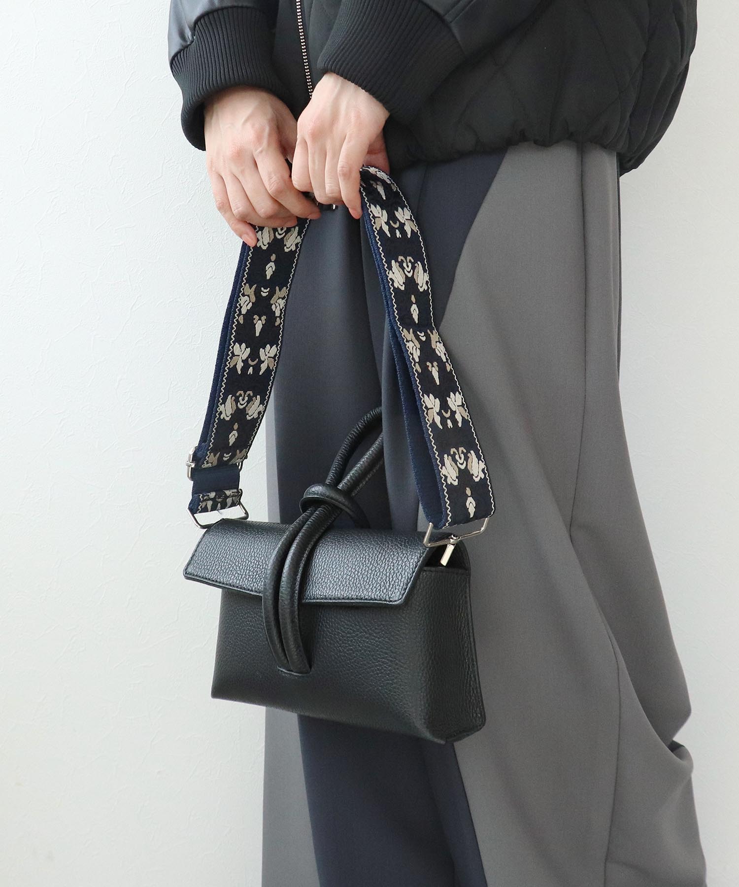 アラベスク刺繍2WAYショルダーストラップ