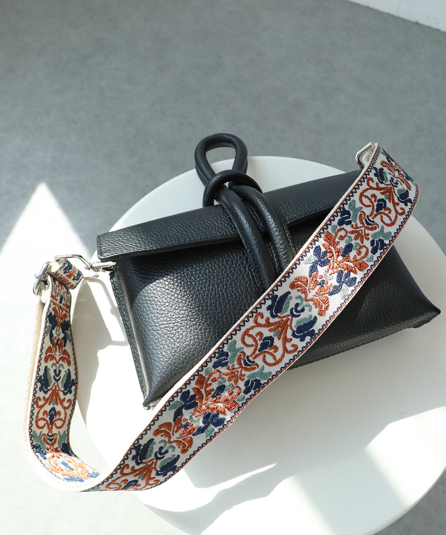 アラベスク刺繍2WAYショルダーストラップ